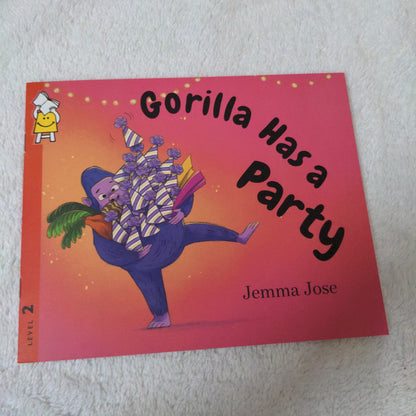 Gorilla Has A Party - Pratham English
