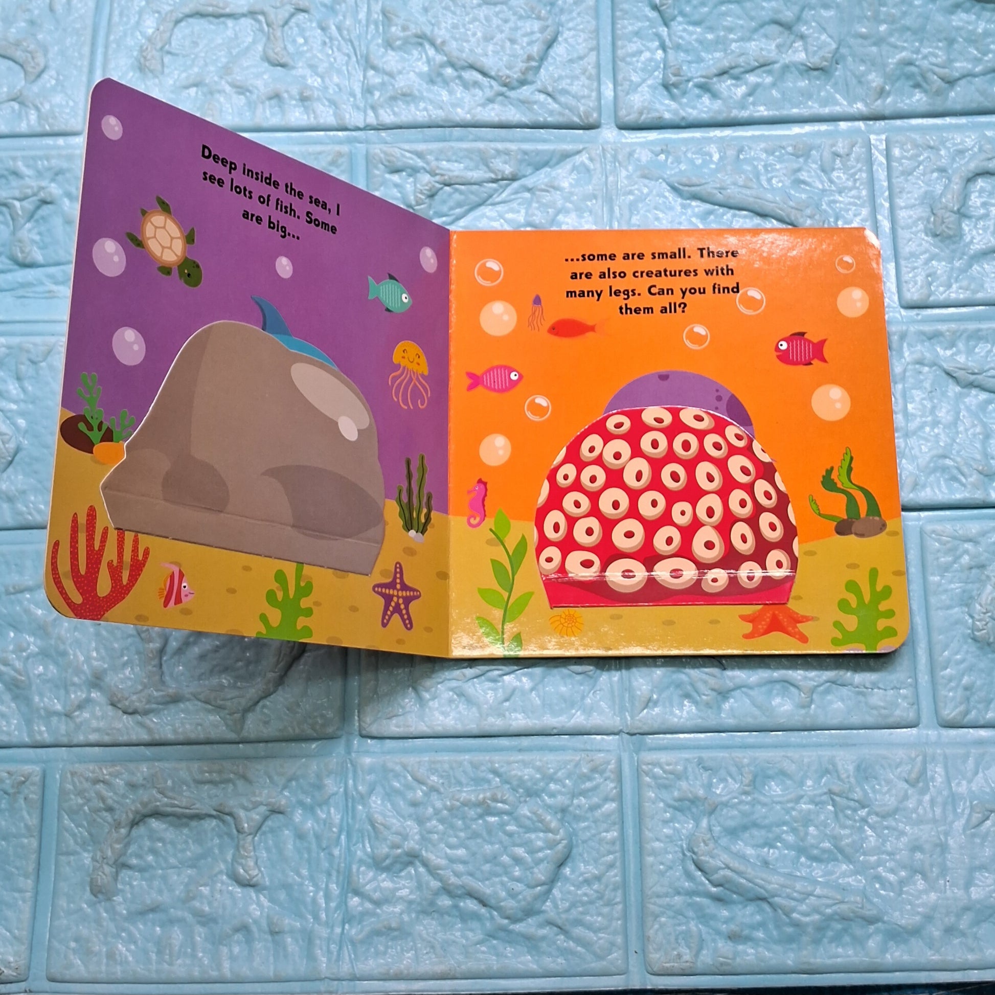 Lift A Flap : Sea Animals - Who's Hiding?