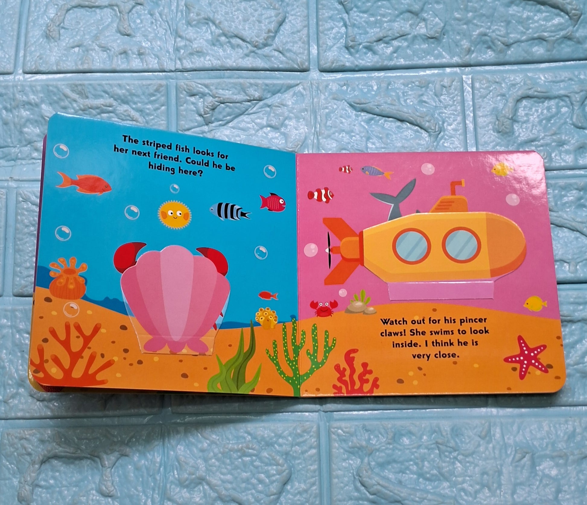 Lift A Flap : Sea Animals - Who's Hiding?