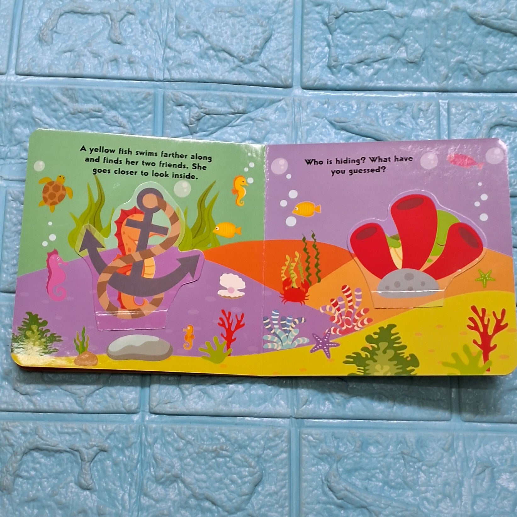 Lift A Flap : Sea Animals - Who's Hiding?