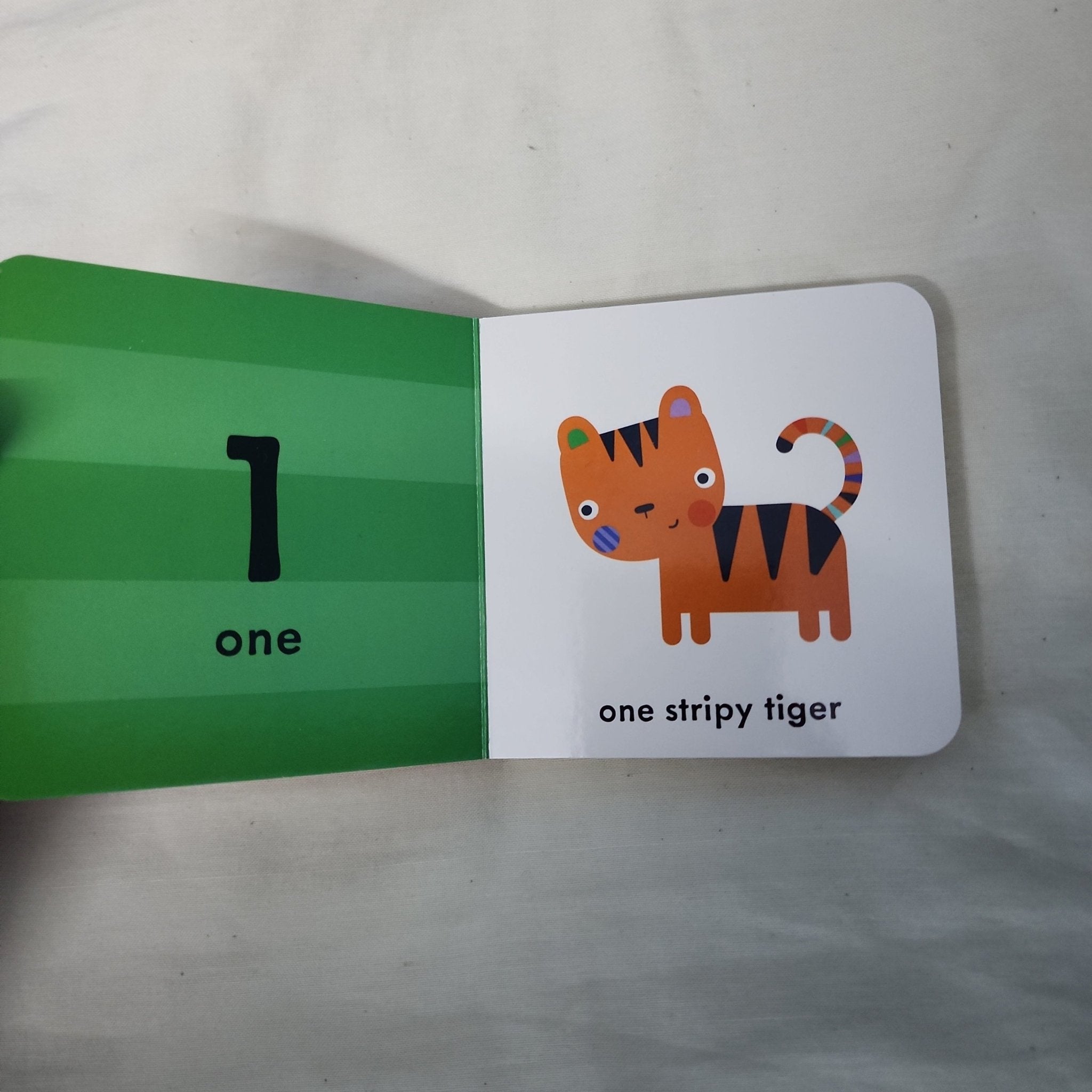 Numbers - Little Board book - As Good as New - We Are Turners