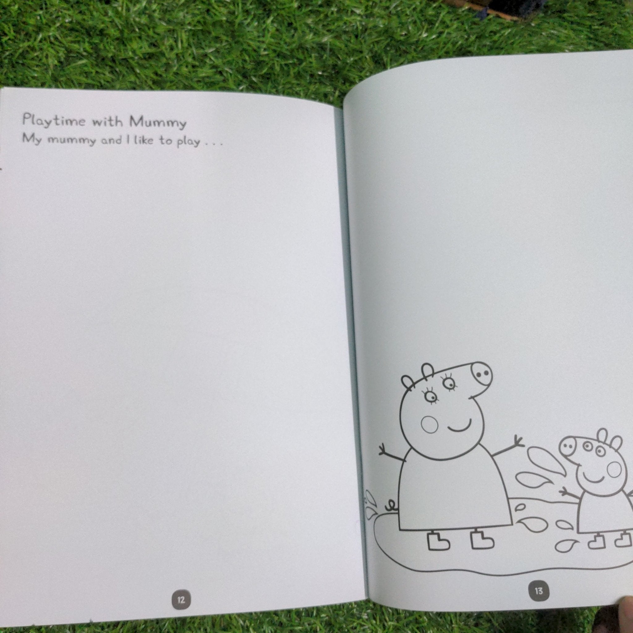 Peppa Pig: Mummy and Me Sticker Colouring book - We Are Turners