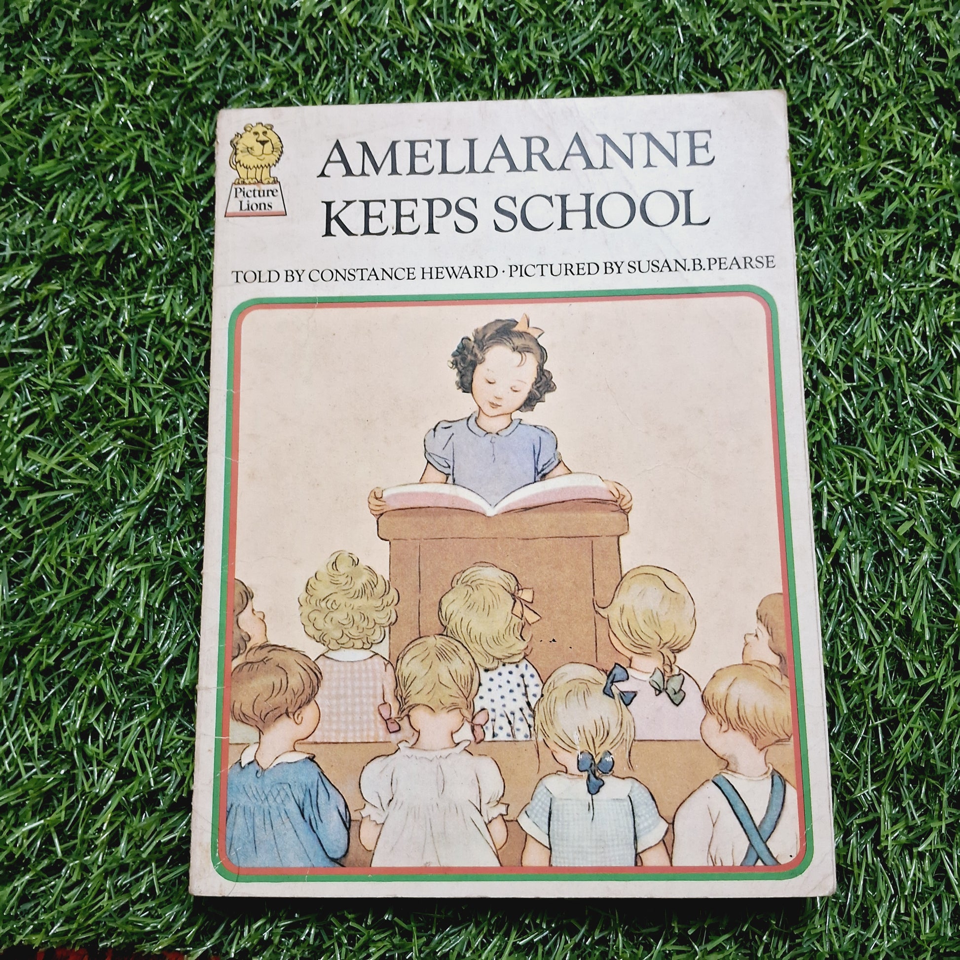 Ameliaranne keeps school - Average Condition Paperback