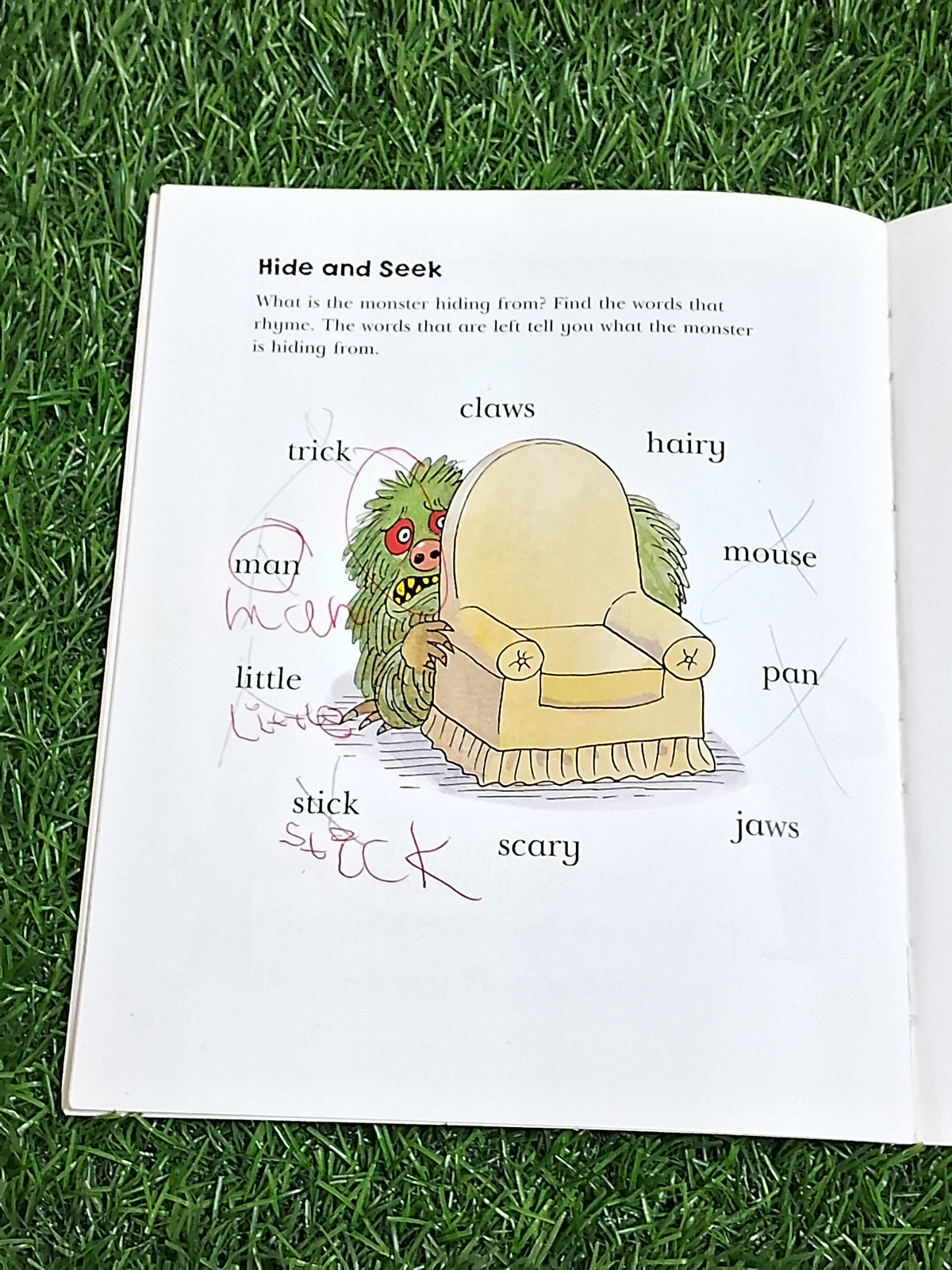 READ WITH BIFF CHIP & KIPPER - HAIRY-SCARY MONSTER - Excellent Condition Paperback