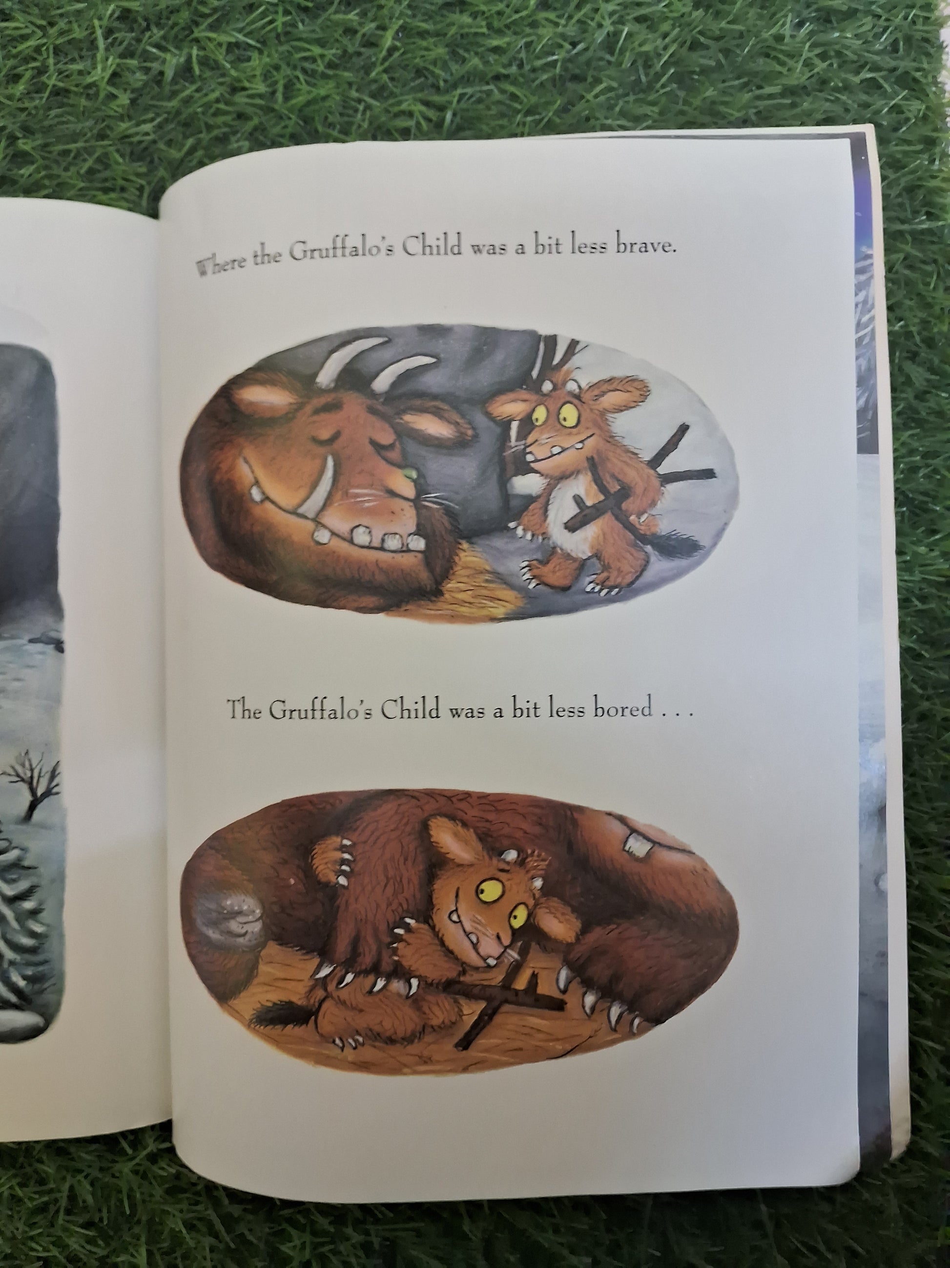 Book of THE GRUFFALO'S CHILD - Good Condition Paperback