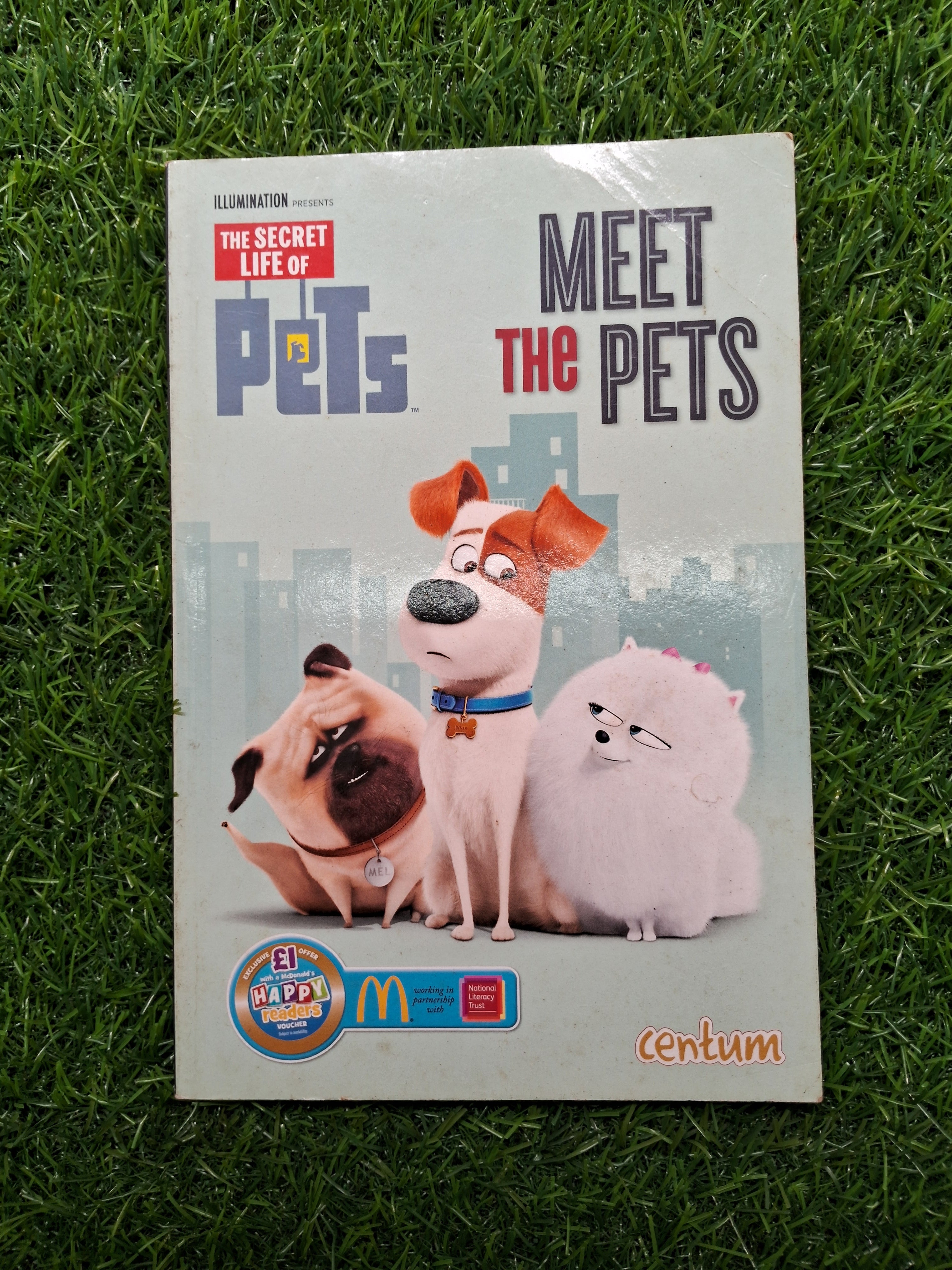 Meets the pets -  Very Good Condition Paperback
