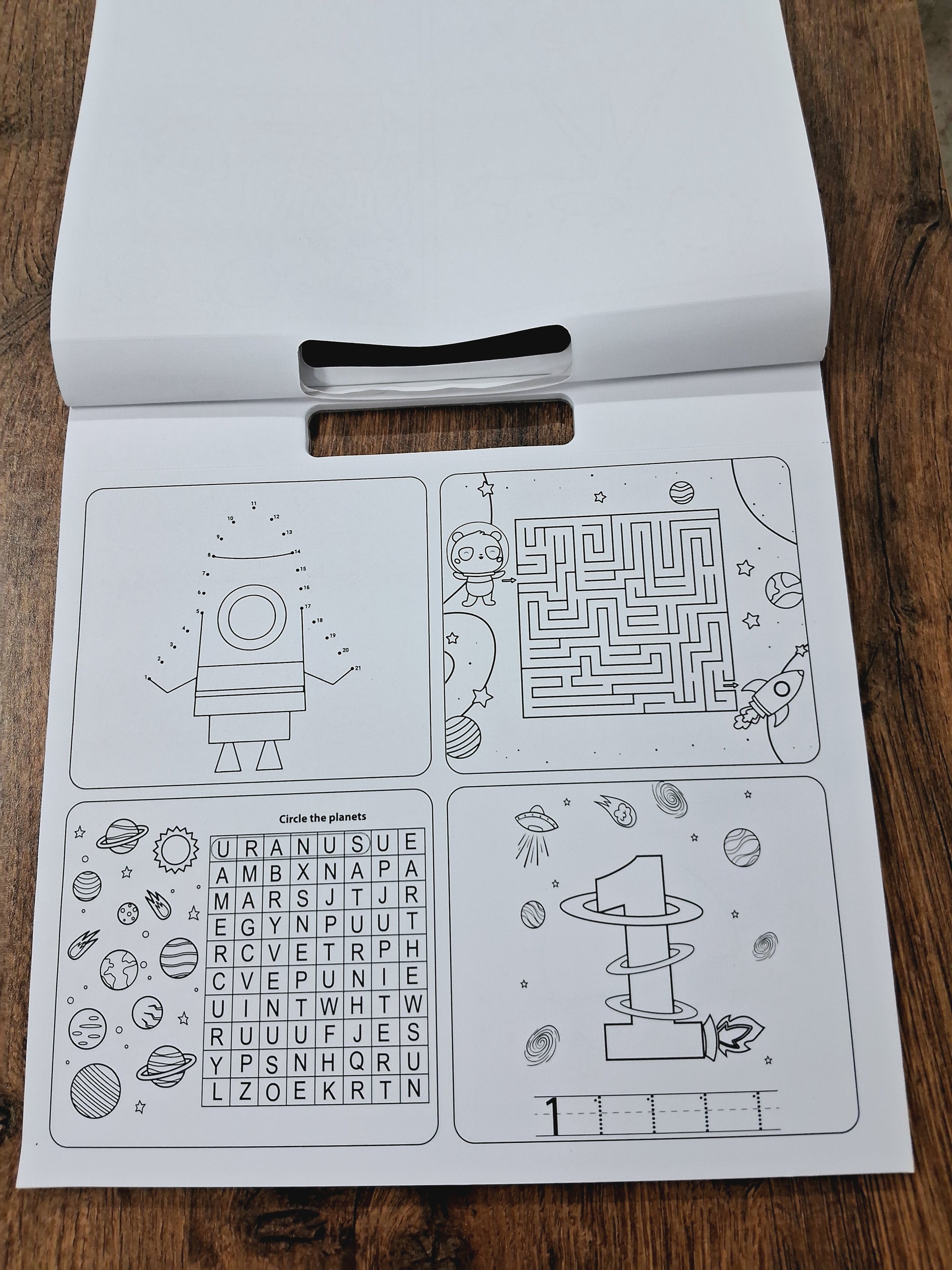 Space Activity Pad (100 Stickers included)