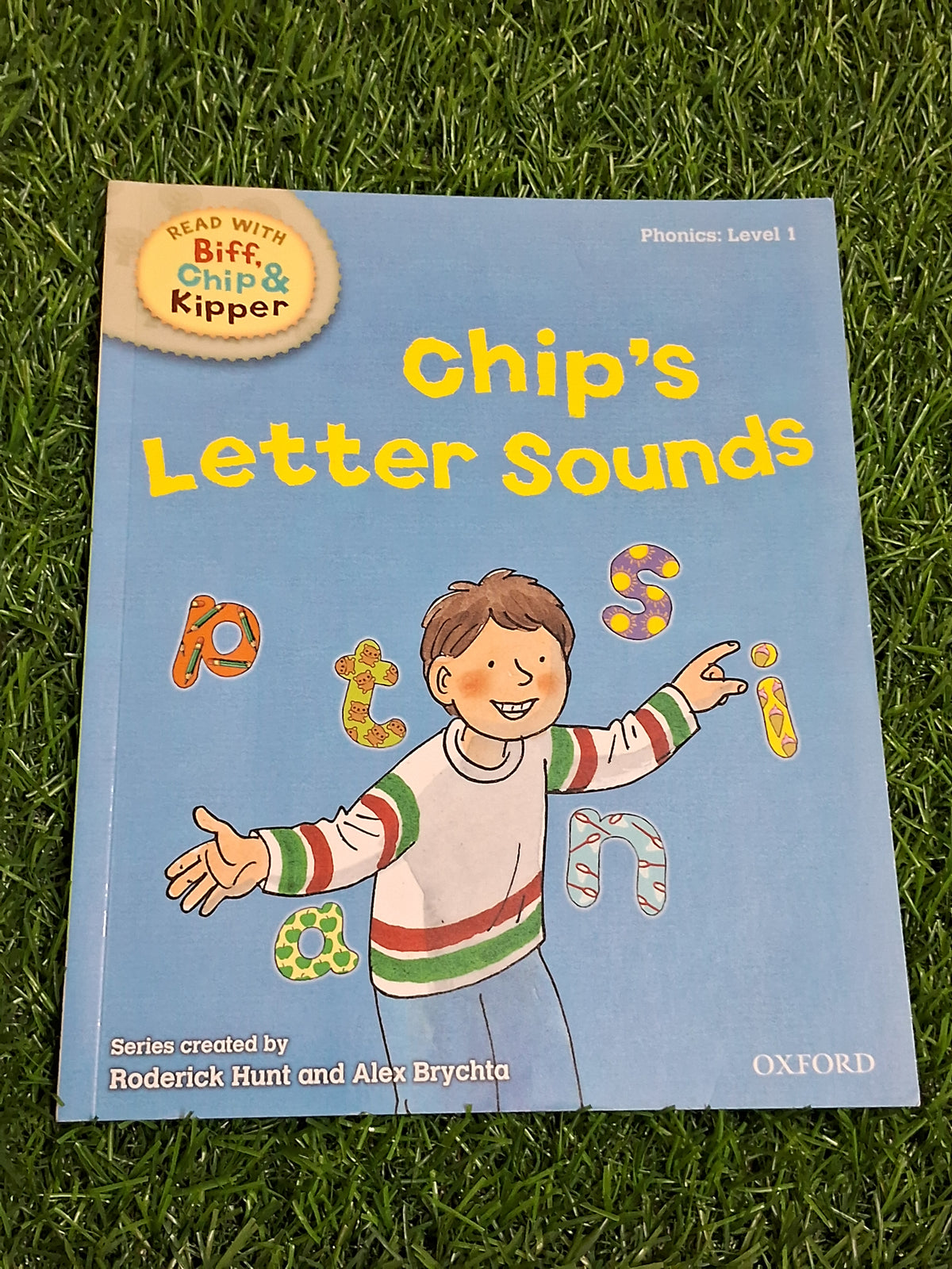 READ WITH BIFF CHIP & KIPPER - CHIP'S LETTER SOUNDS - Excellent Condition Paperback