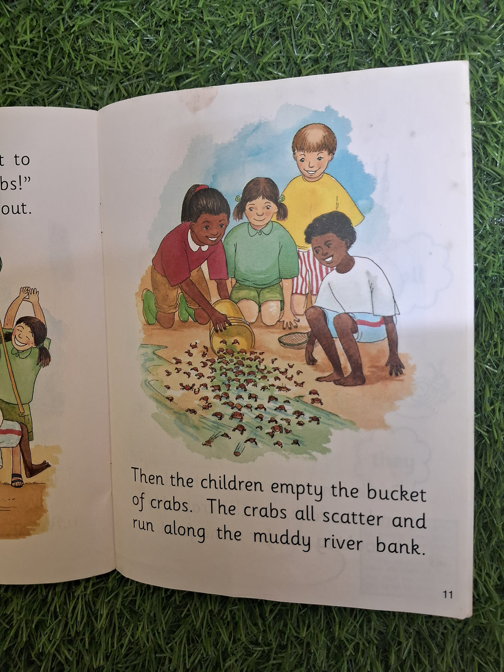 JOLLY READERS - CRABS -  Very Good Condition Paperback