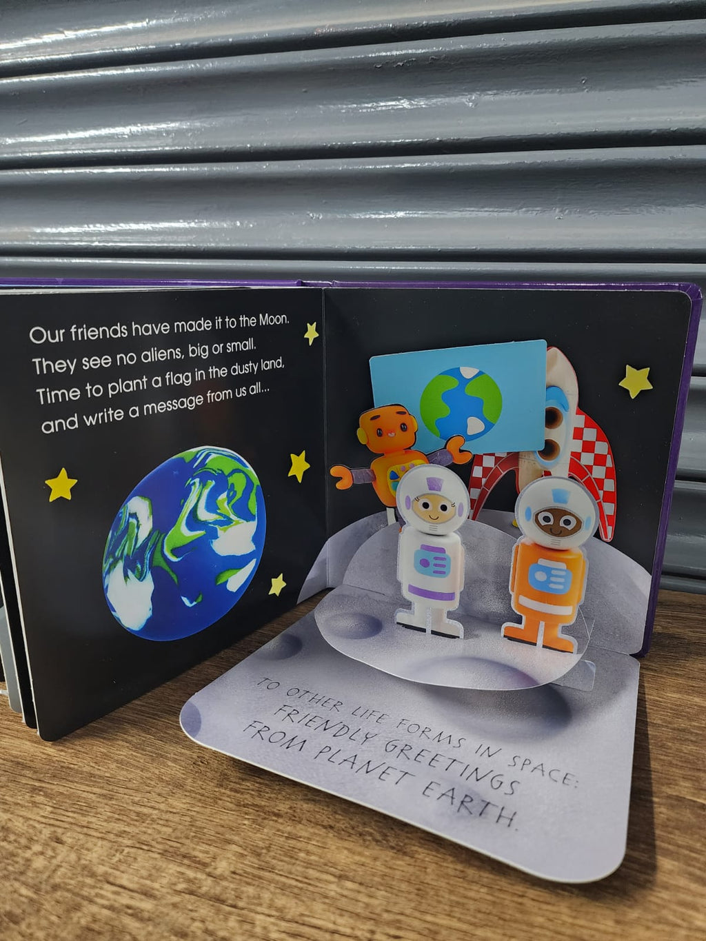 Space - Popup Peekaboo