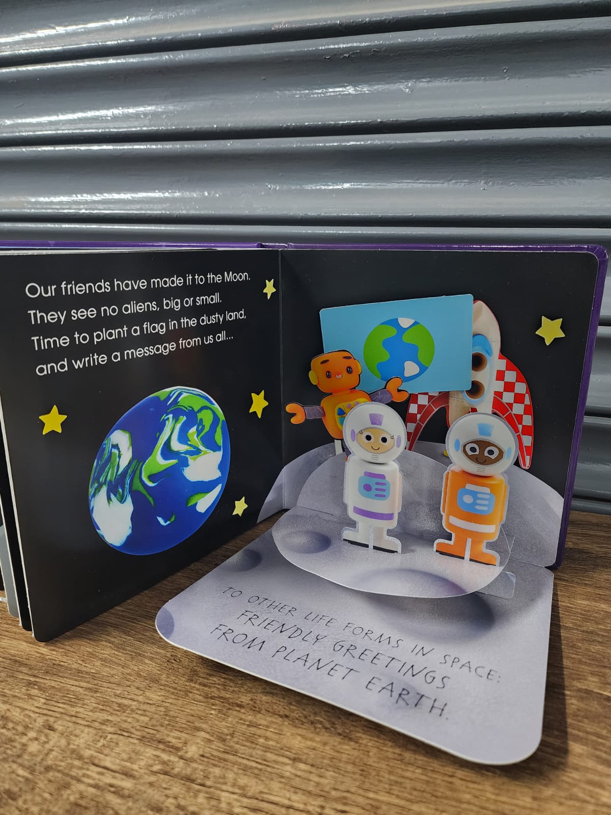 Space - Popup Peekaboo