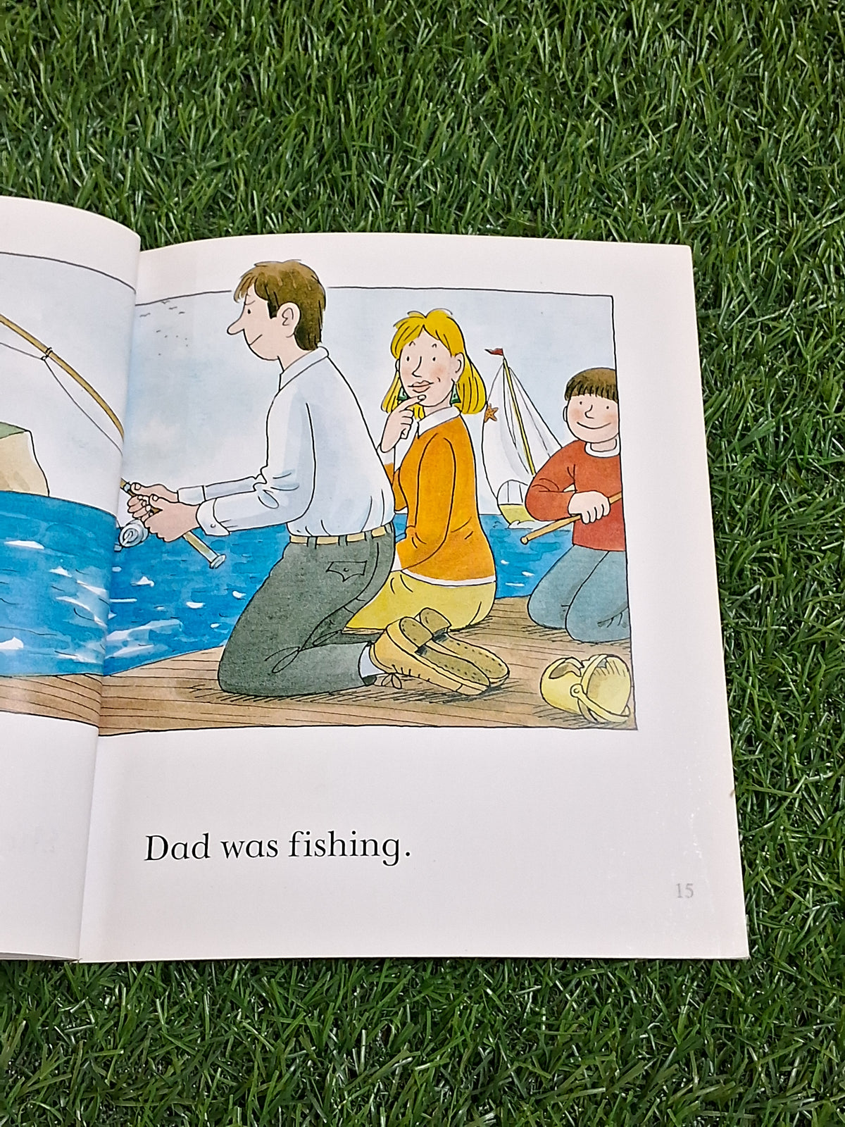 READ WITH BIFF CHIP & KIPPER - FUNNY FISH - Excellent Condition Paperback
