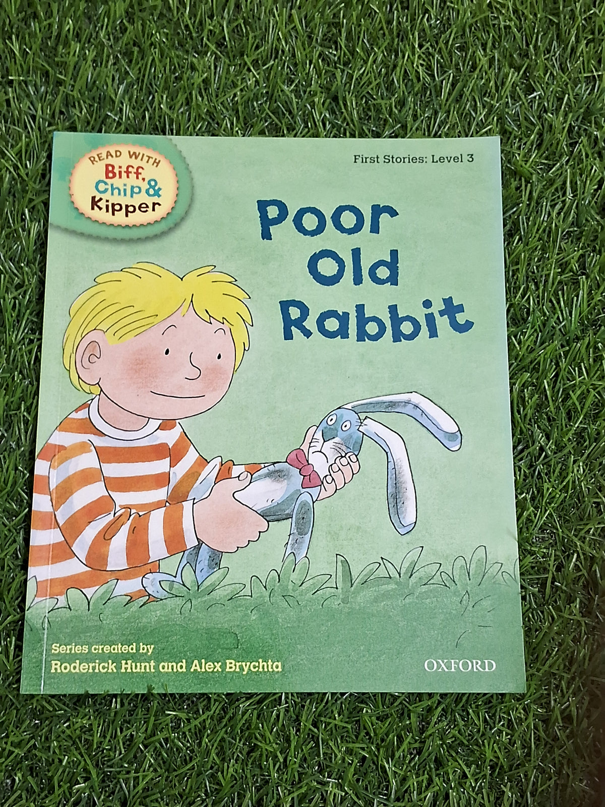 READ WITH BIFF CHIP & KIPPER - POOR OLD RABBIT - Excellent Condition Paperback