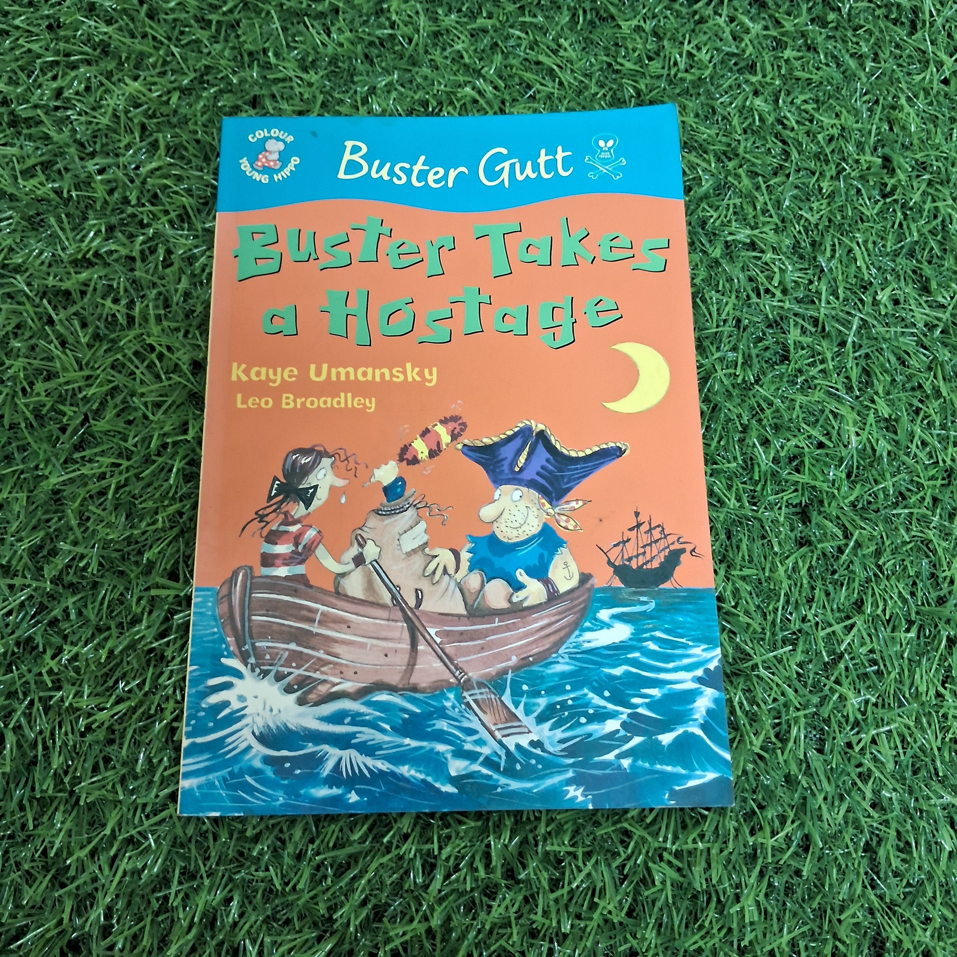 Buster takes a hostage - Very Good Condition Paperback
