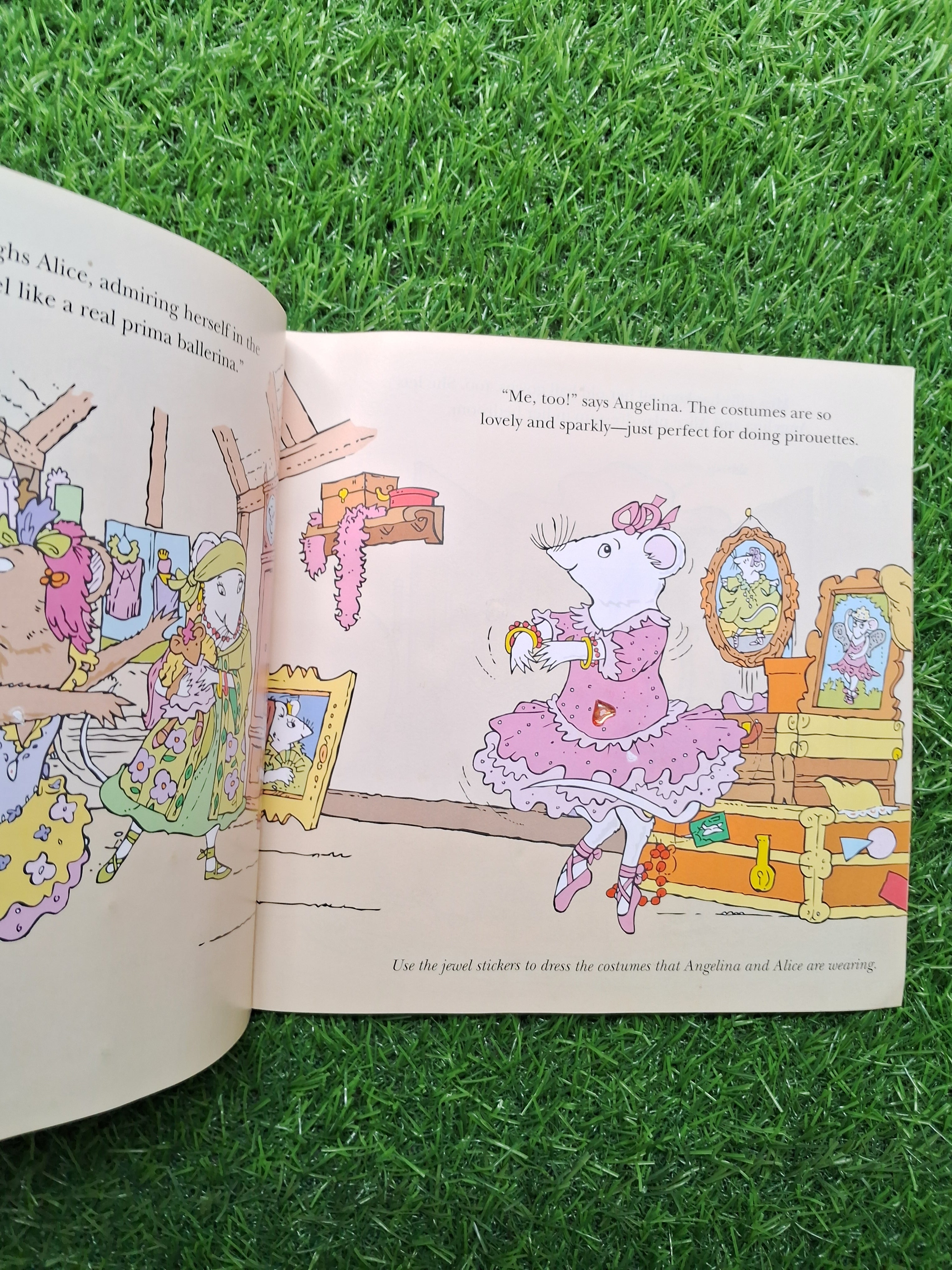 A day at miss lilly's -  Average Condition Paperback