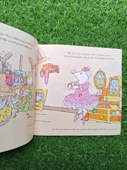 A day at miss lilly's -  Average Condition Paperback