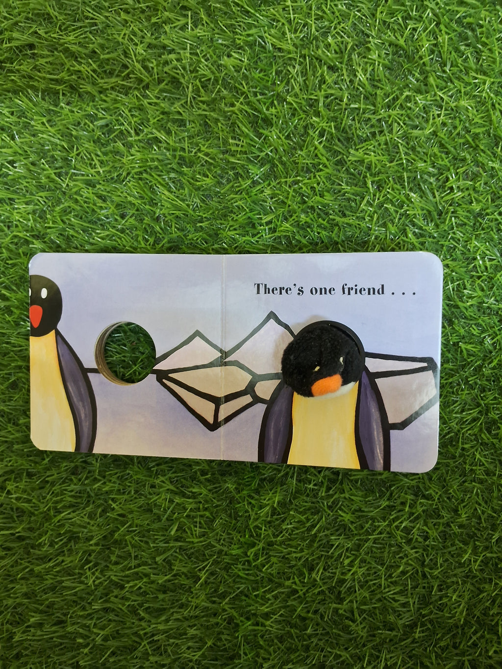 FINGER PUPPET BOOK - LITTLE PENGUIN - Good Condition Board Book