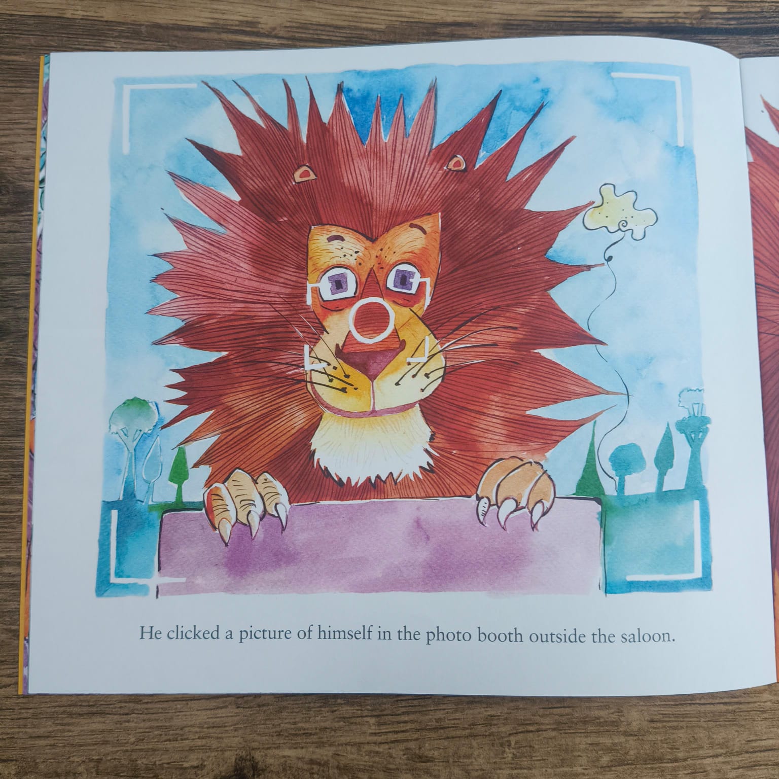 LION GOES FOR A HAIRCUT - ENGLISH