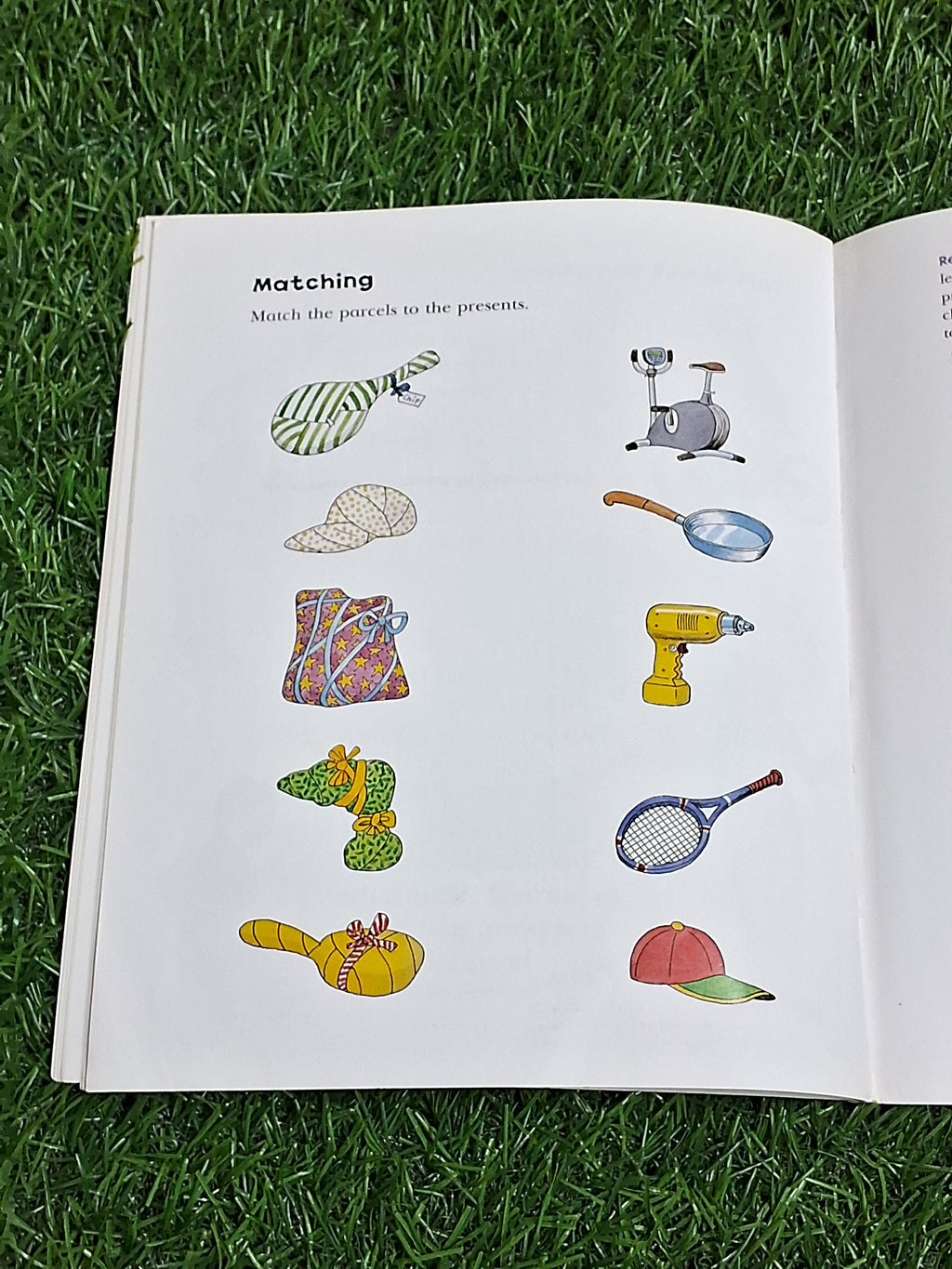 READ WITH BIFF CHIP & KIPPER - DAD'S BITHDAY - Excellent Condition Paperback