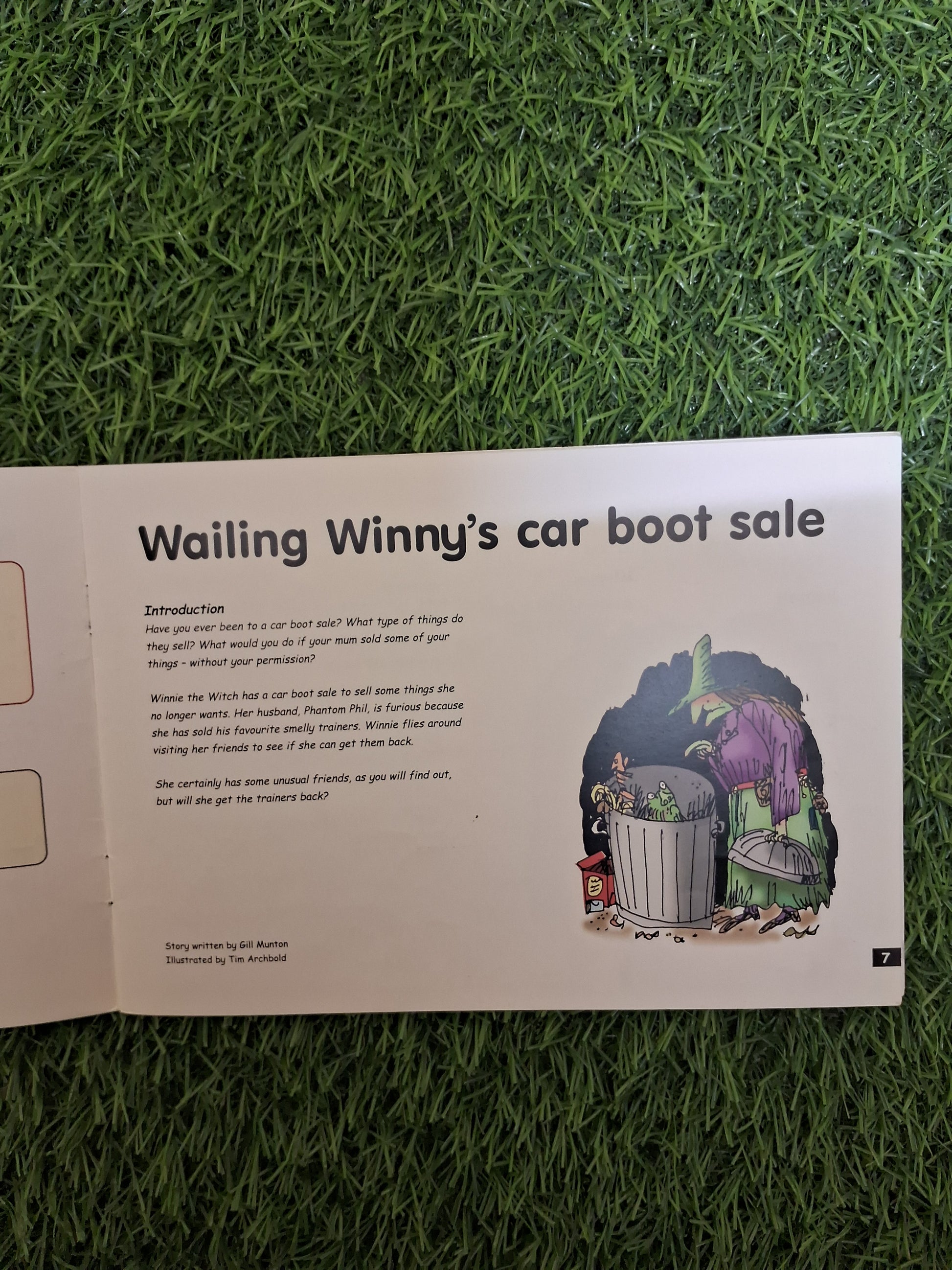 READ WRITE INC - WAILING WINNY'S CAR BOOT SALE grey story book 6 -  Very Good Condition Paperback