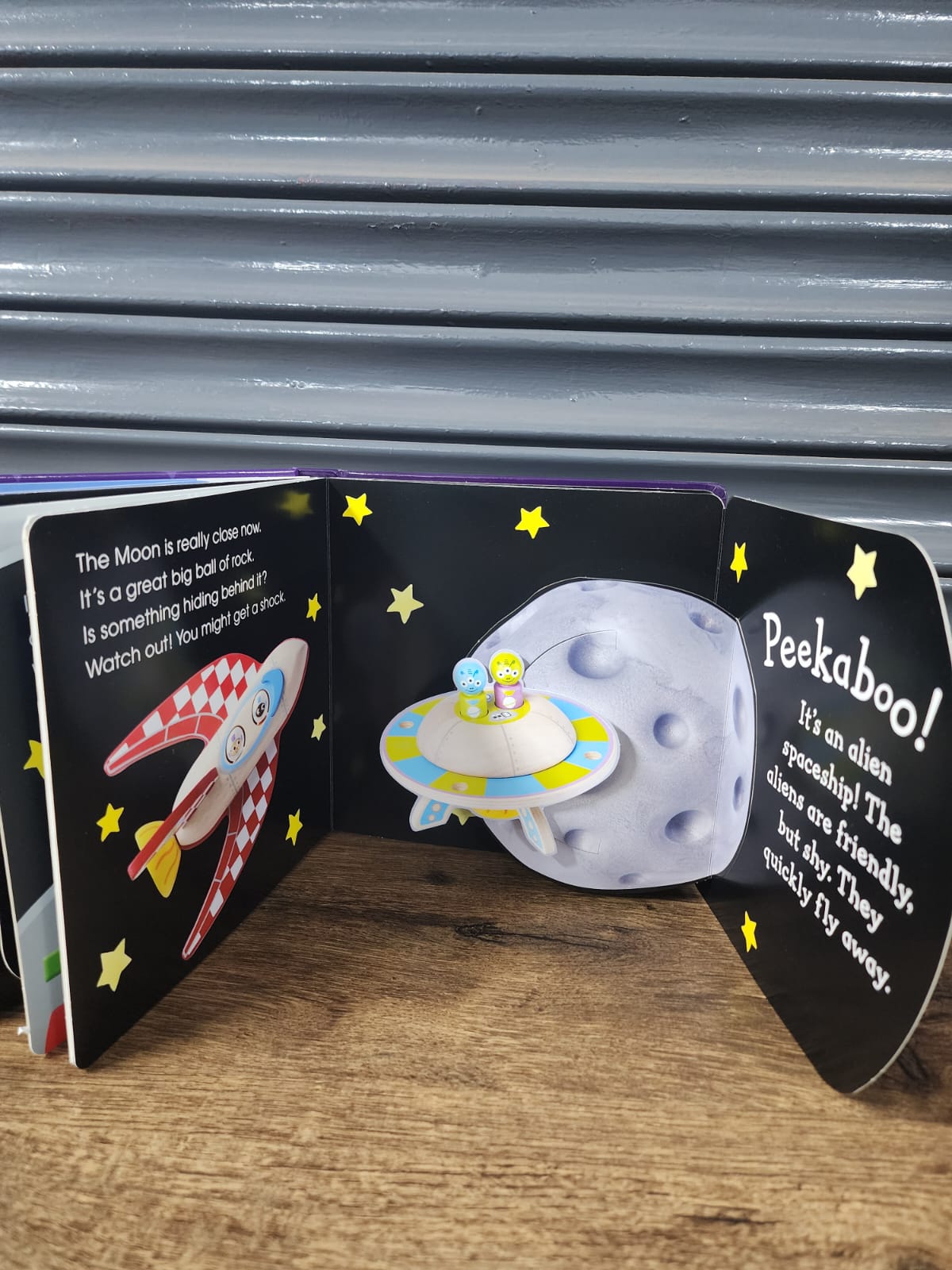 Space - Popup Peekaboo
