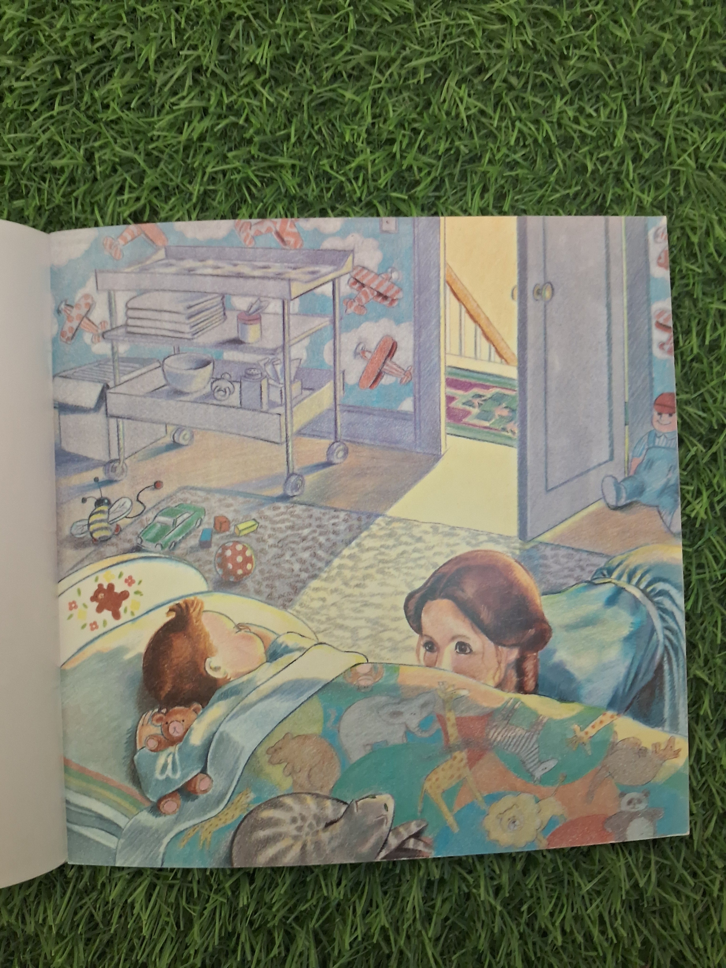 LOVE YOU FOREVER -  Very Good Condition Paperback