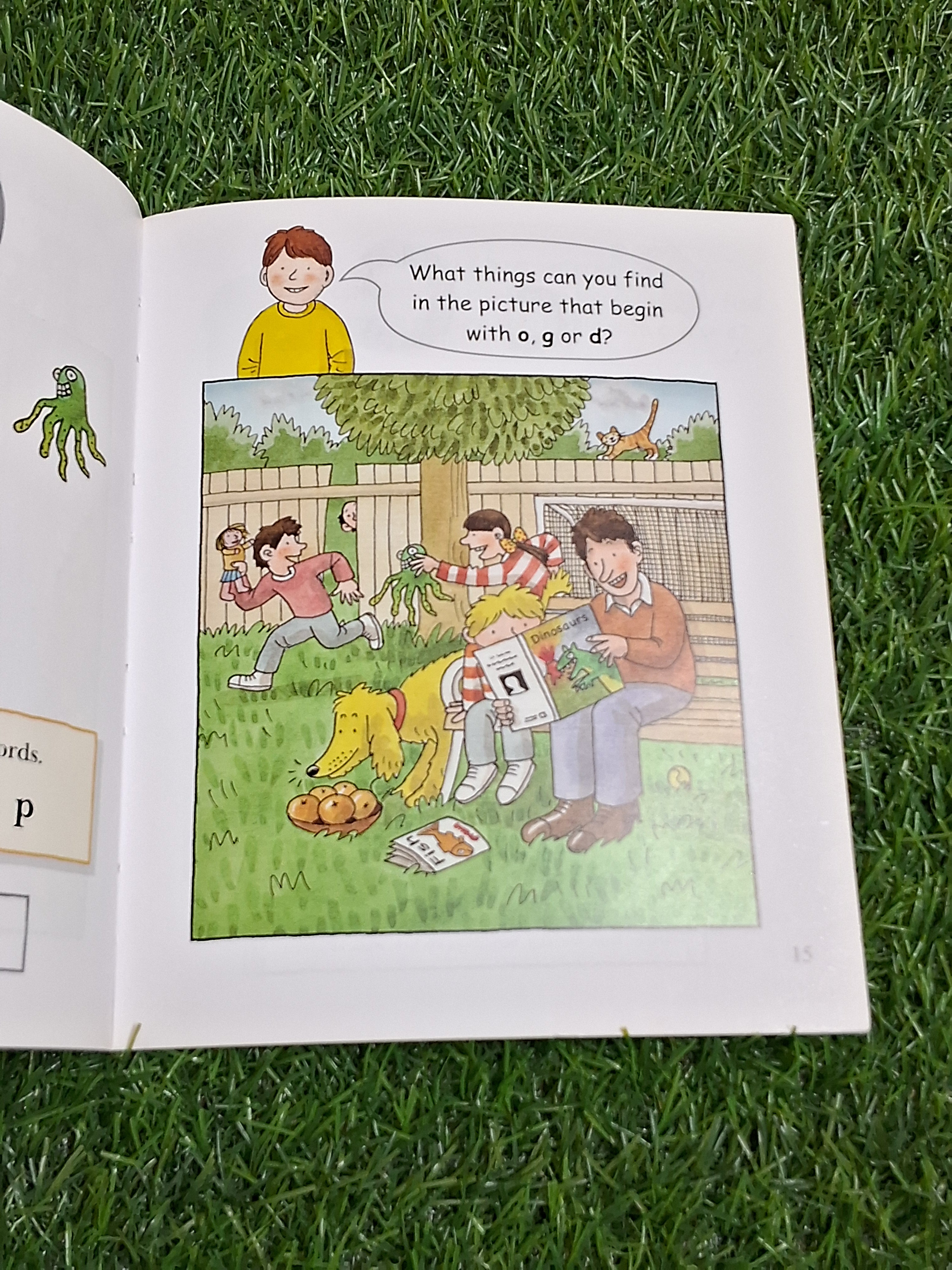 READ WITH BIFF CHIP & KIPPER - CHIP'S LETTER SOUNDS - Excellent Condition Paperback