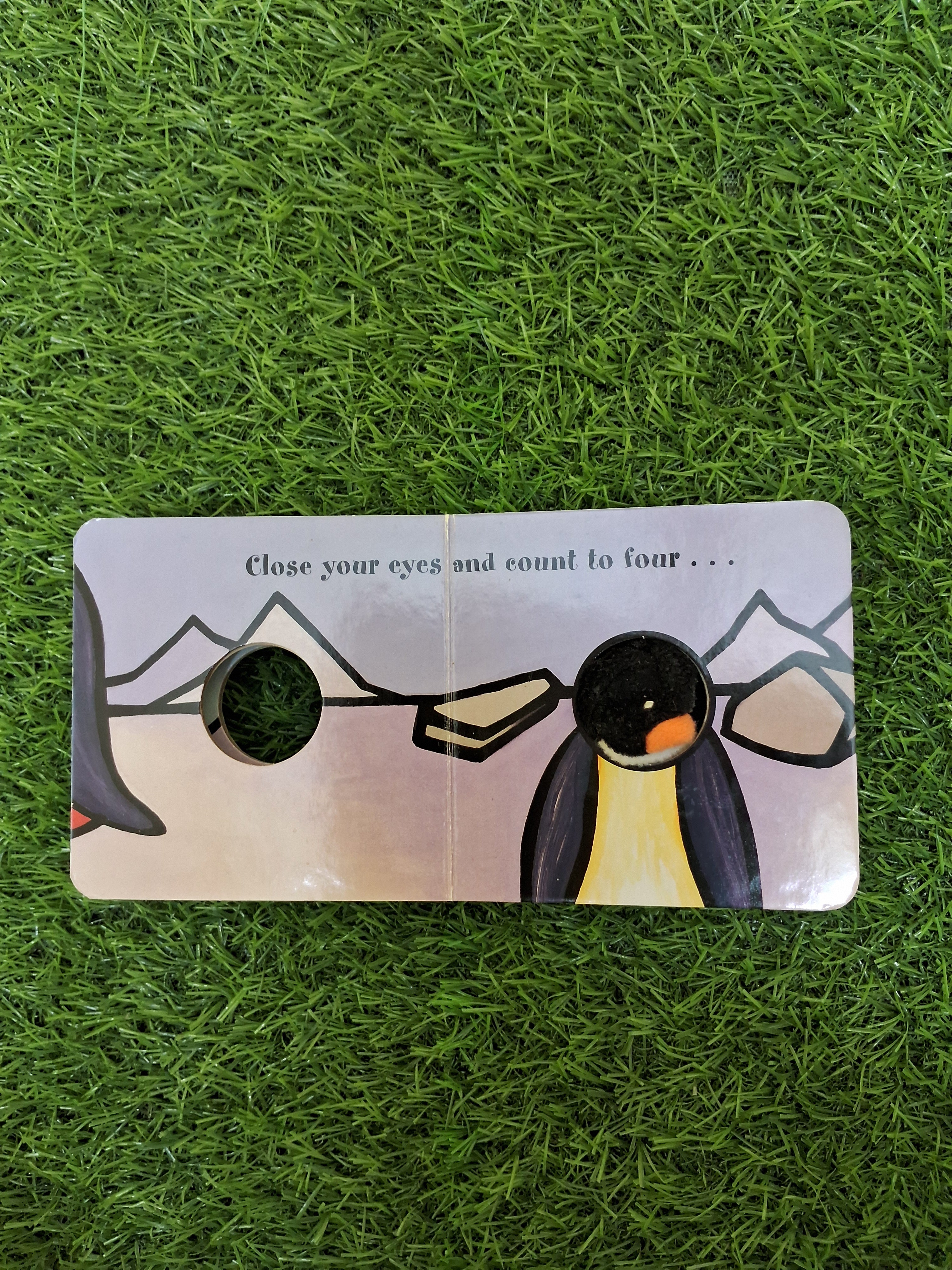 FINGER PUPPET BOOK - LITTLE PENGUIN - Good Condition Board Book