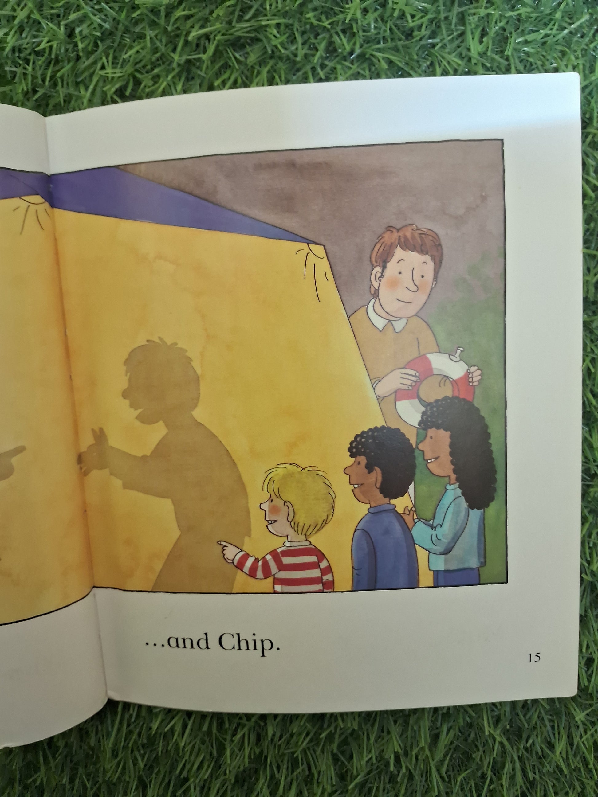 READ WITH BIFF CHIP & KIPPER - GET ON - Excellent Condition Paperback