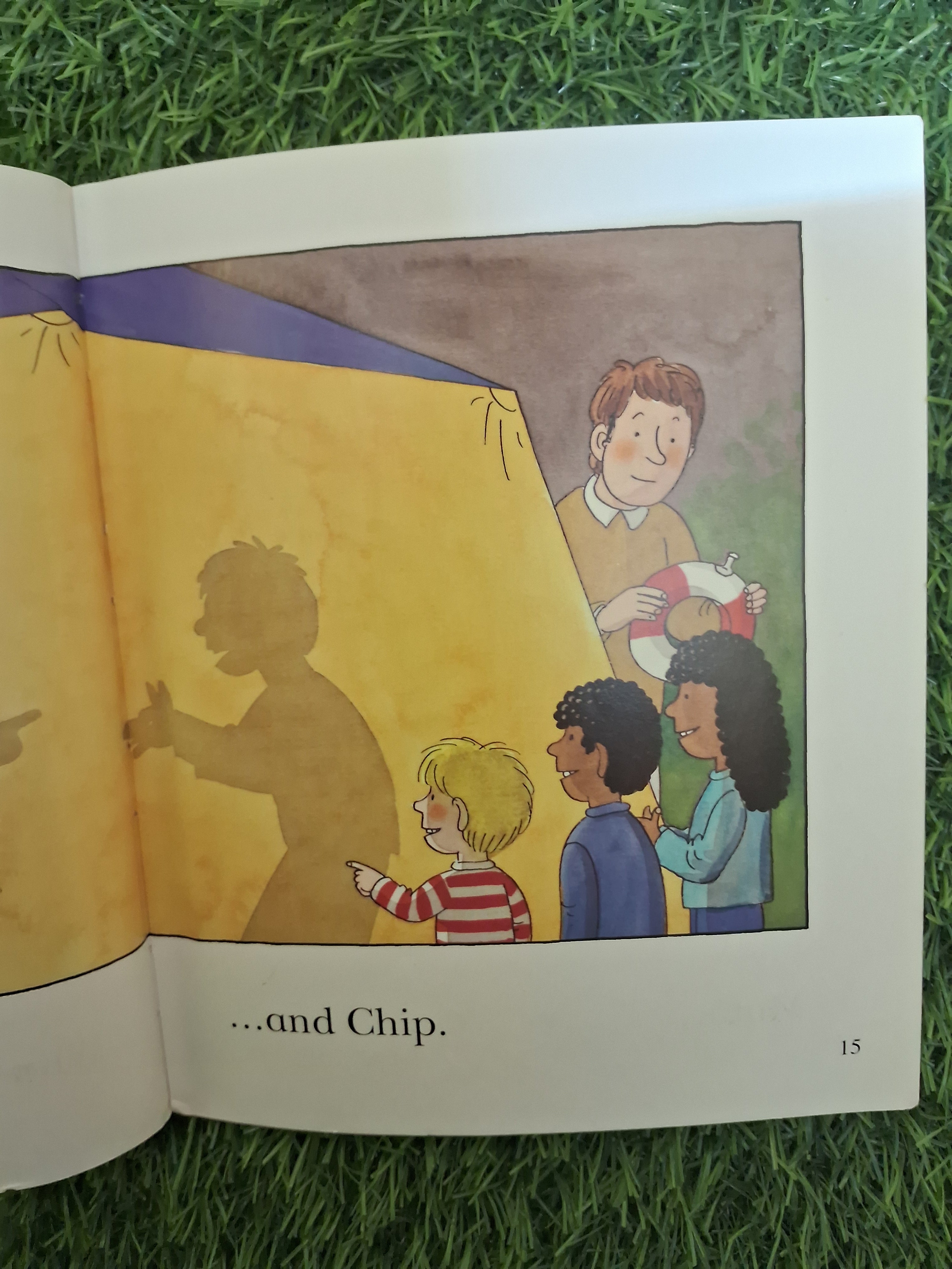 READ WITH BIFF CHIP & KIPPER - GET ON - Excellent Condition Paperback