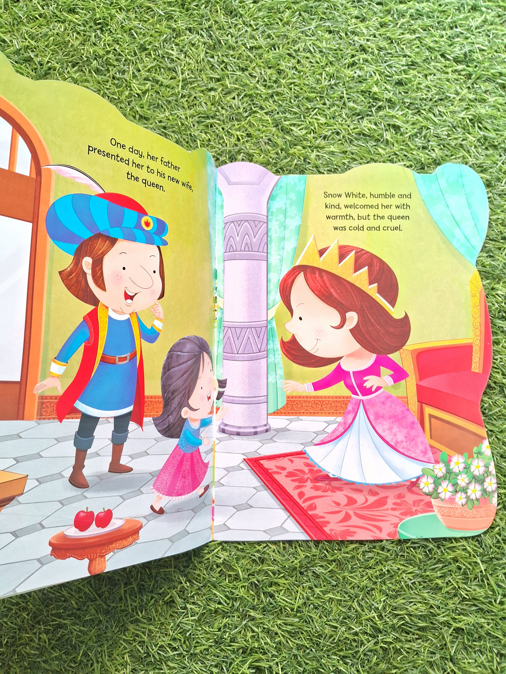 Snow White and Seven Dwarfs - Story Book