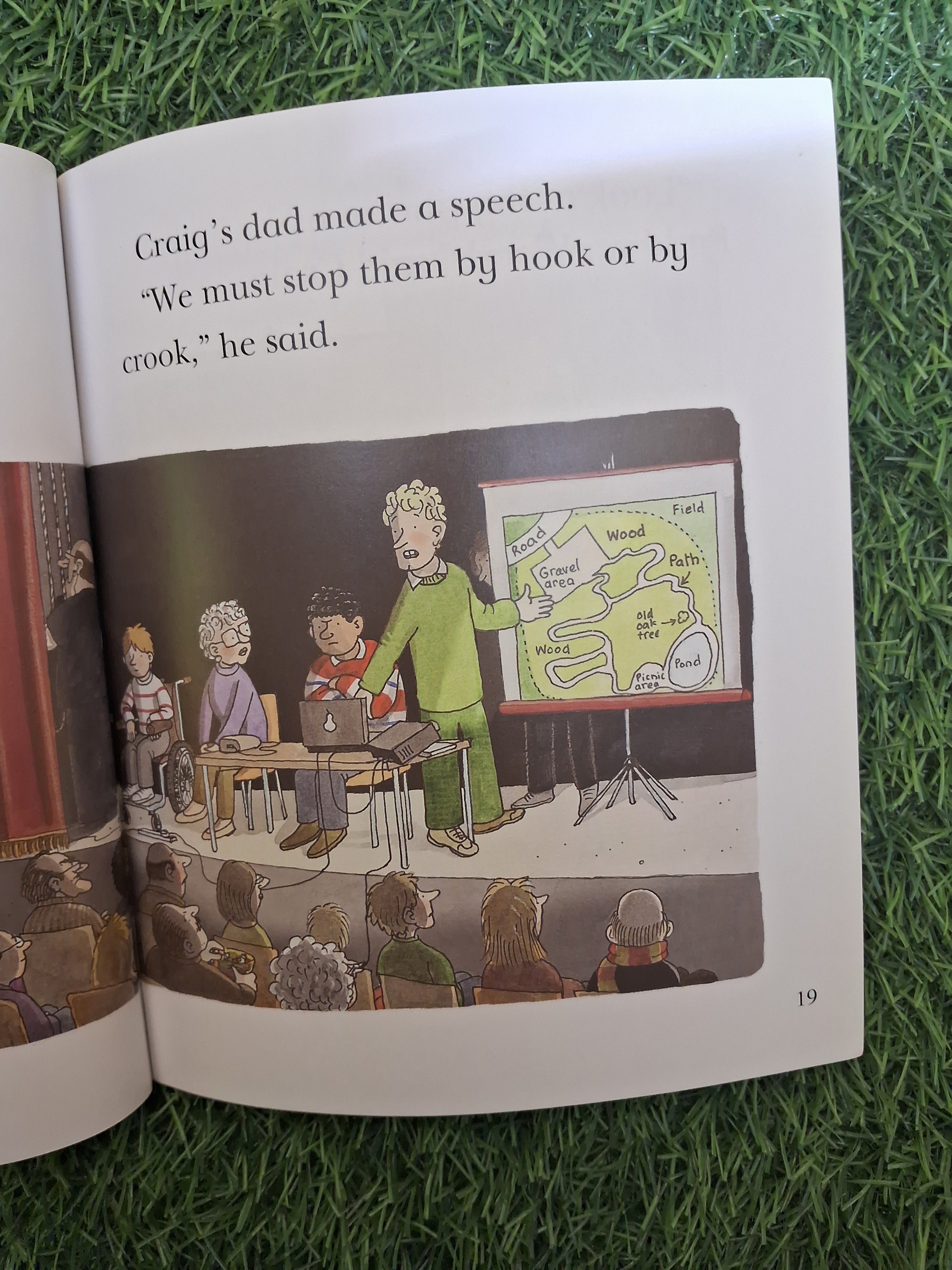 READ WITH BIFF CHIP & KIPPER - SAVE PUDDING WOOD - Excellent Condition Paperback