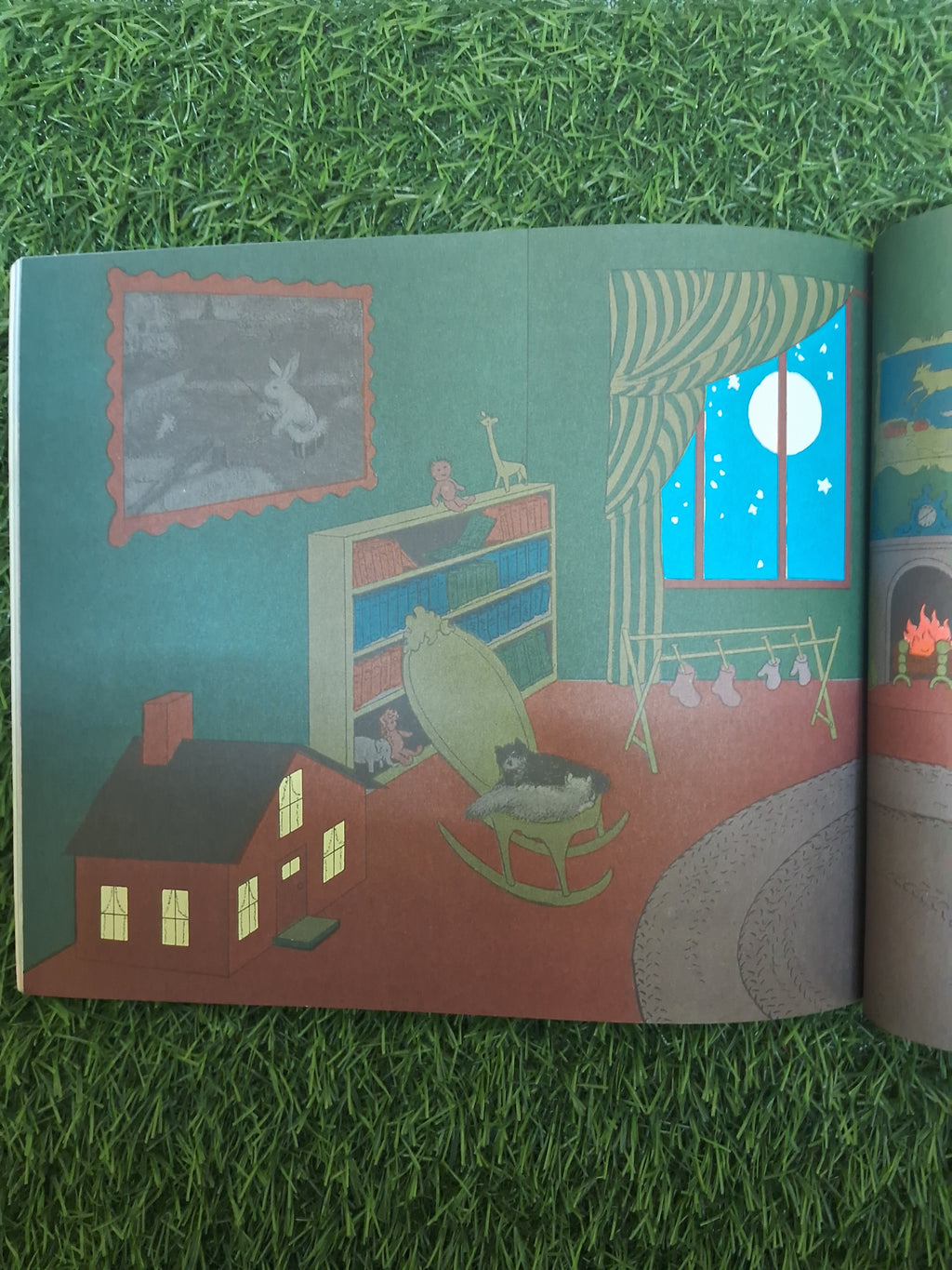 BABY'S FIRST BOOK - GOODNIGHT MOON - Excellent Condition Paperback