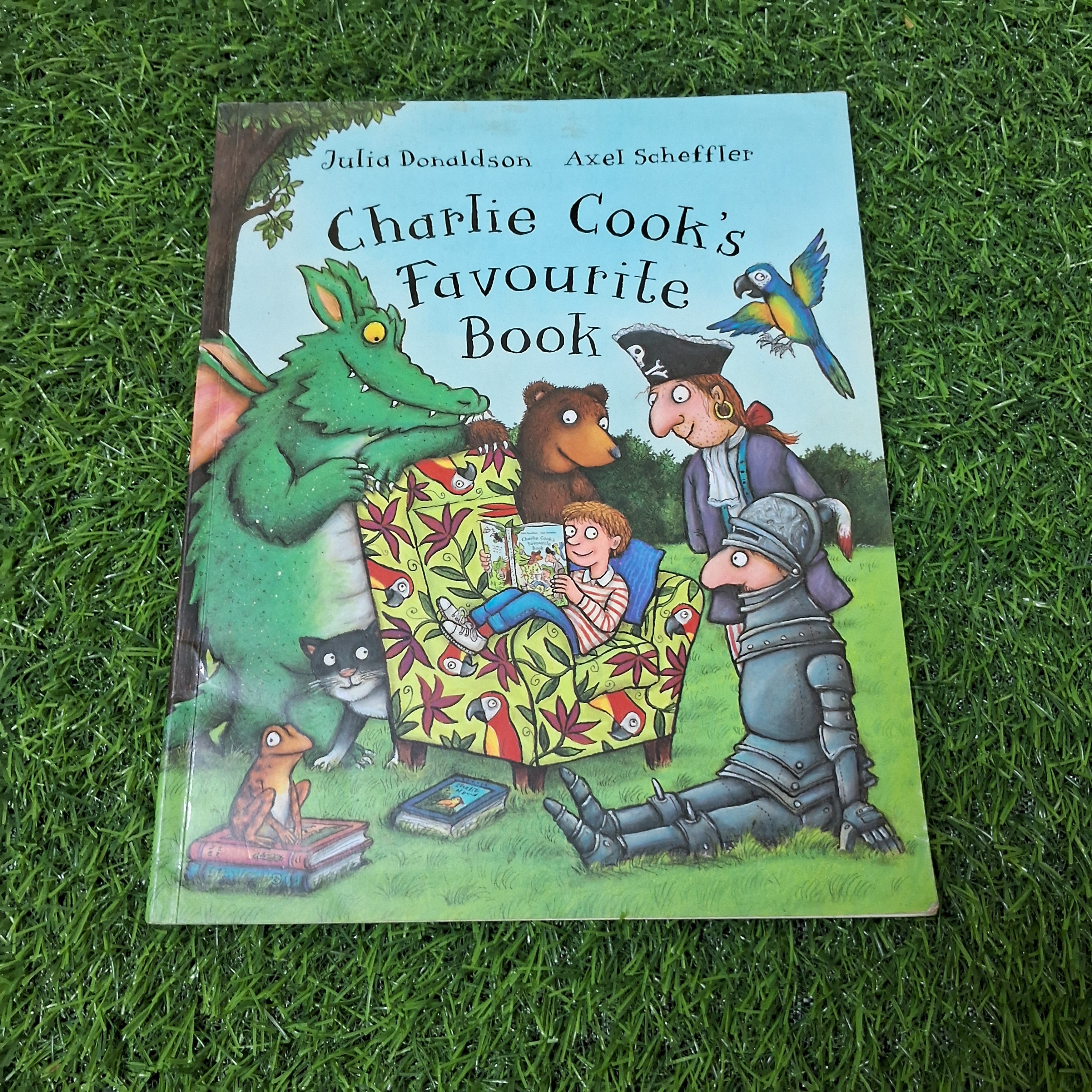 Charlie cooks Favourite book - Good Condition Paperback