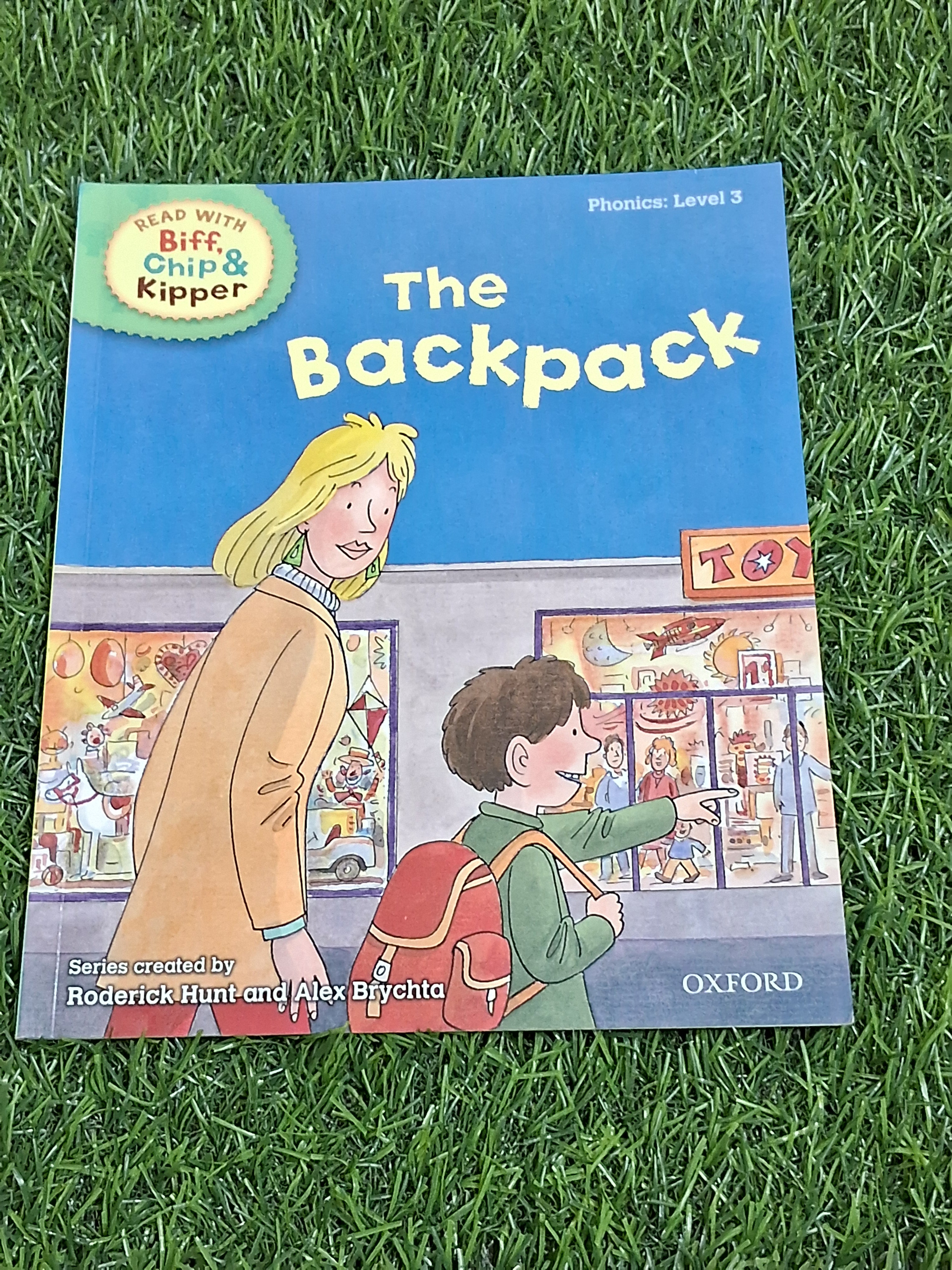 READ WITH BIFF CHIP & KIPPER - THE BACKPACK - Excellent Condition Paperback