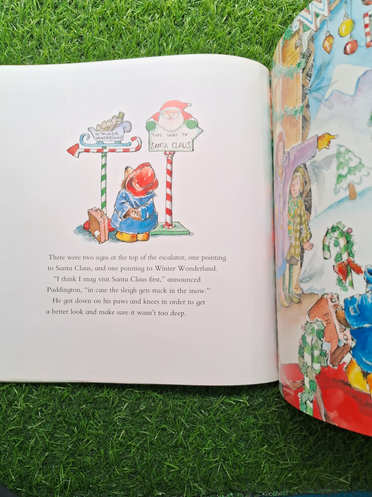 Paddington and the christmas surprise - Very Good Condition Paperback