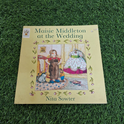 Maisie Middleton at the wedding - Good Condition Paperback