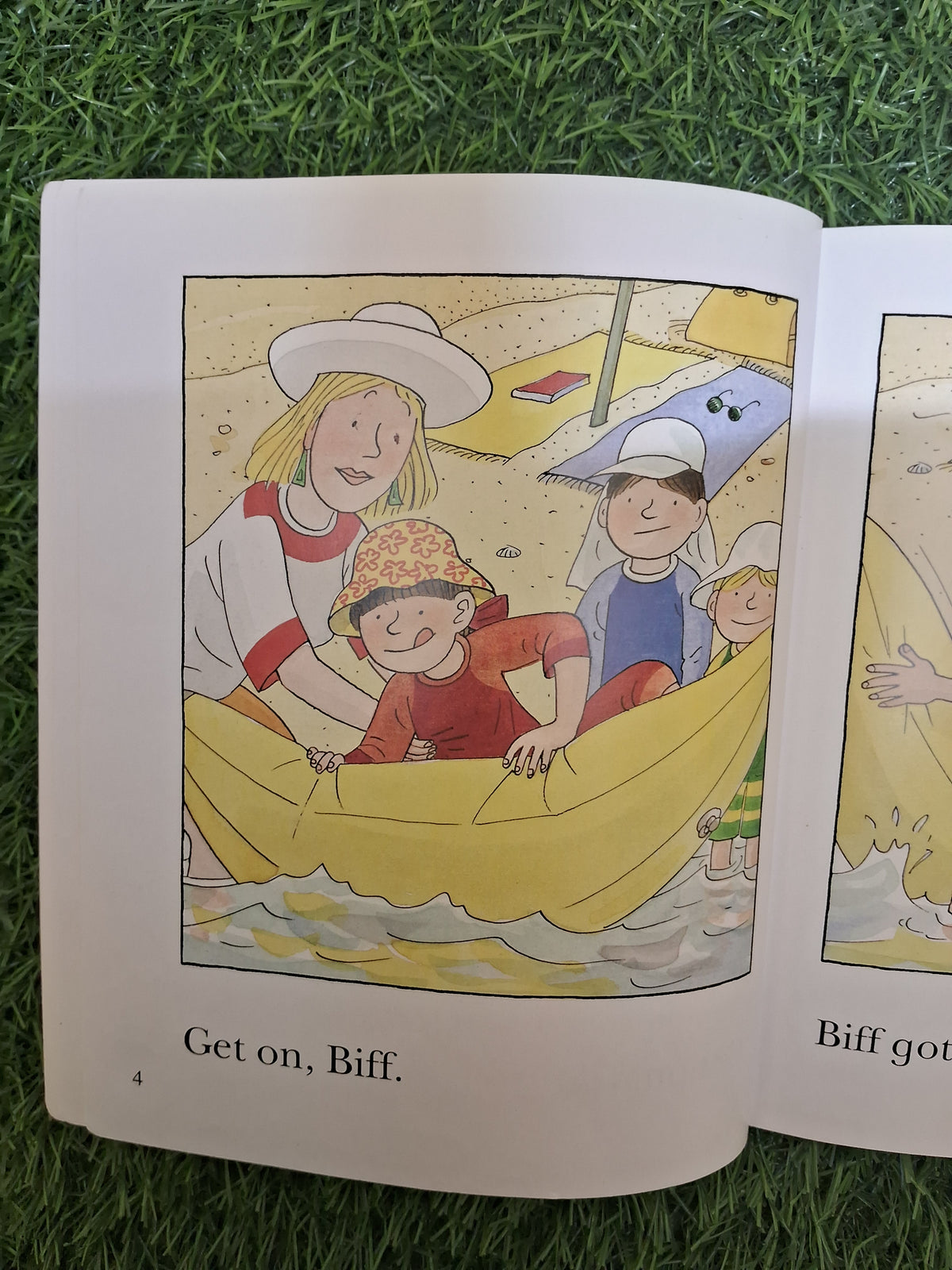 READ WITH BIFF CHIP & KIPPER - GET ON - Excellent Condition Paperback