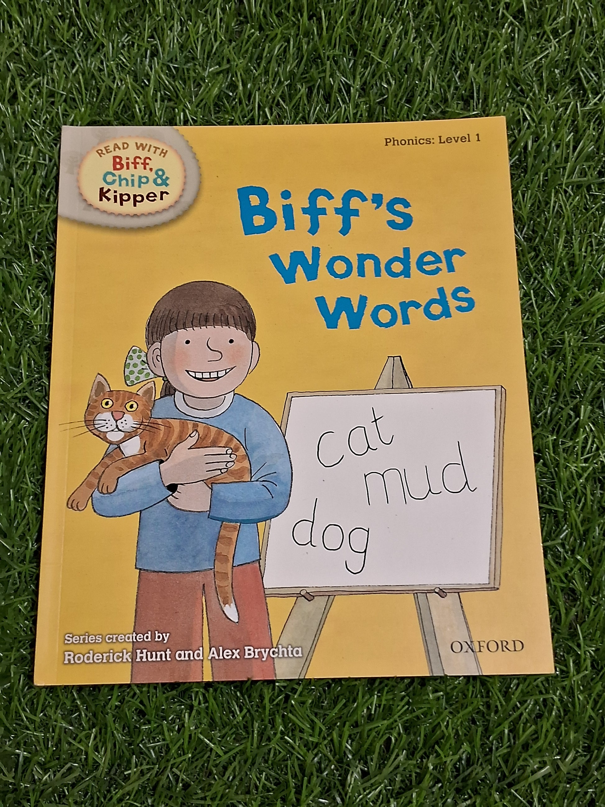 READ WITH BIFF CHIP & KIPPER - BIFF'S WONDER WORDS - Excellent Condition Paperback