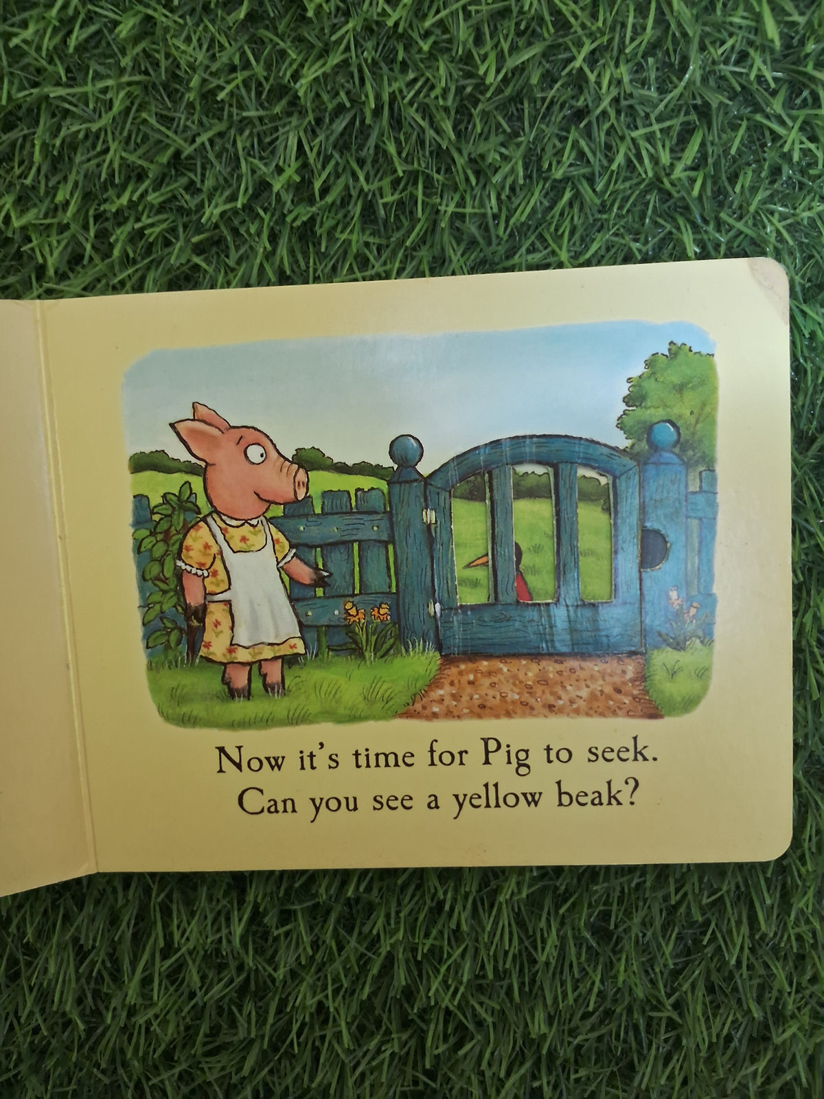 TALES FROM ACORN WOOD - HIDE AND SEEK PIG -  Very Good Condition Board Book