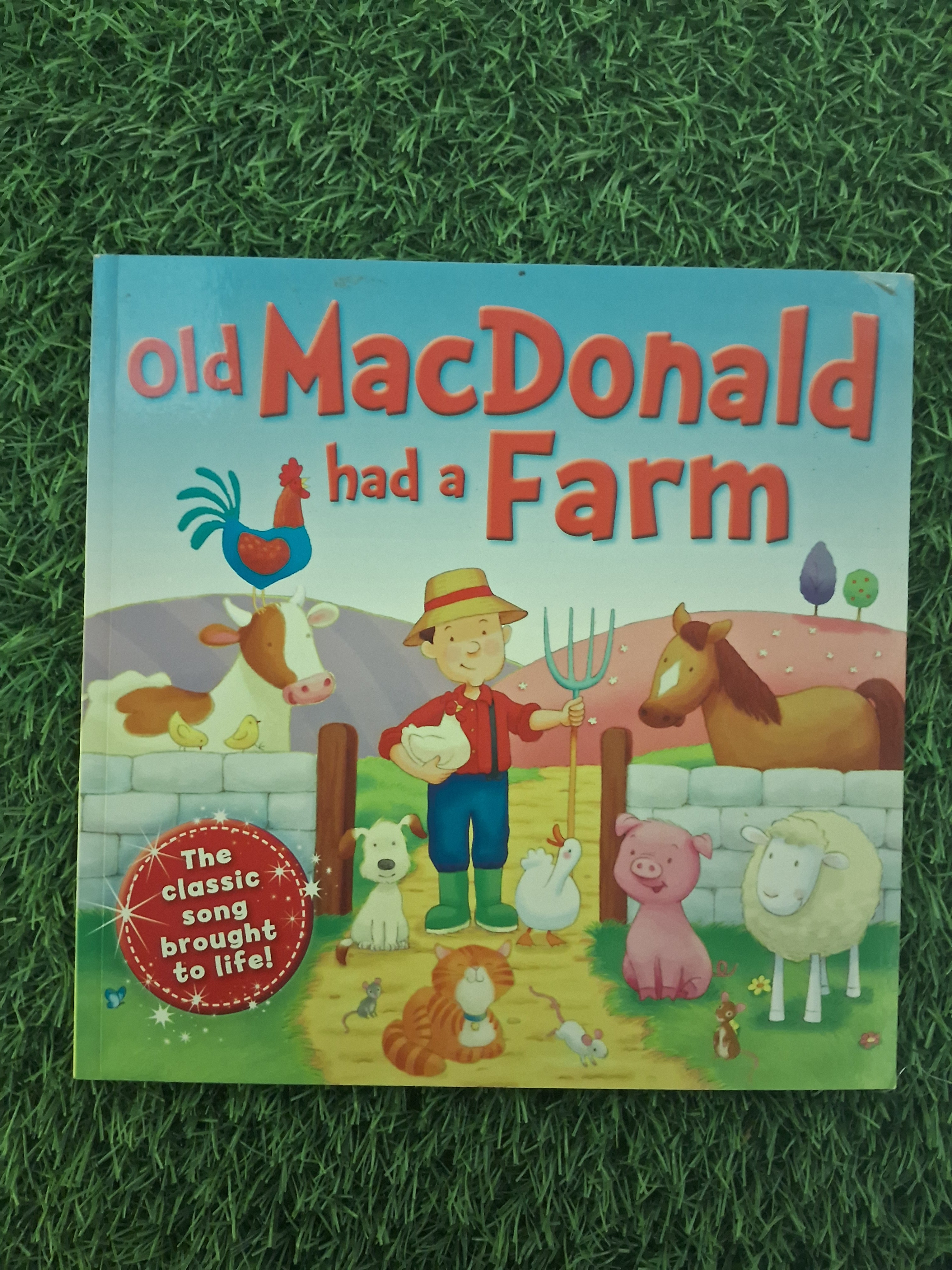 OLD MAC DONALD HAD A FARM -  Very Good Condition Paperback
