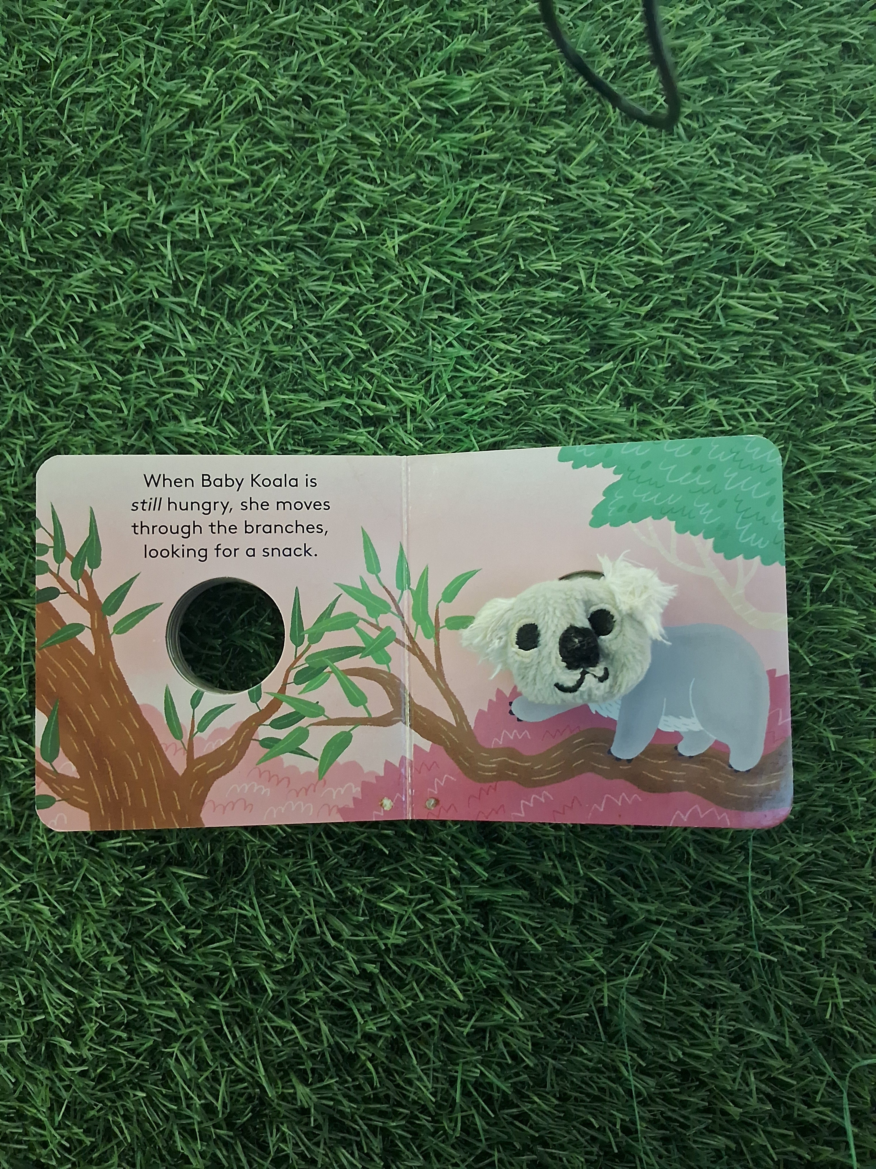 FINGER PUPPET BOOK - BABY KOALA - Good Condition Board Book