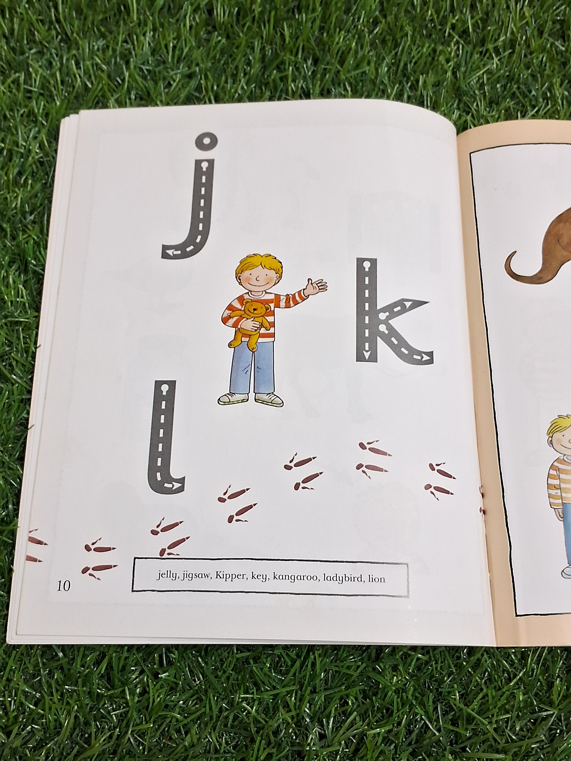 READ WITH BIFF CHIP & KIPPER - KIPPER'S ALPHABET I SPY - Excellent Condition Paperback