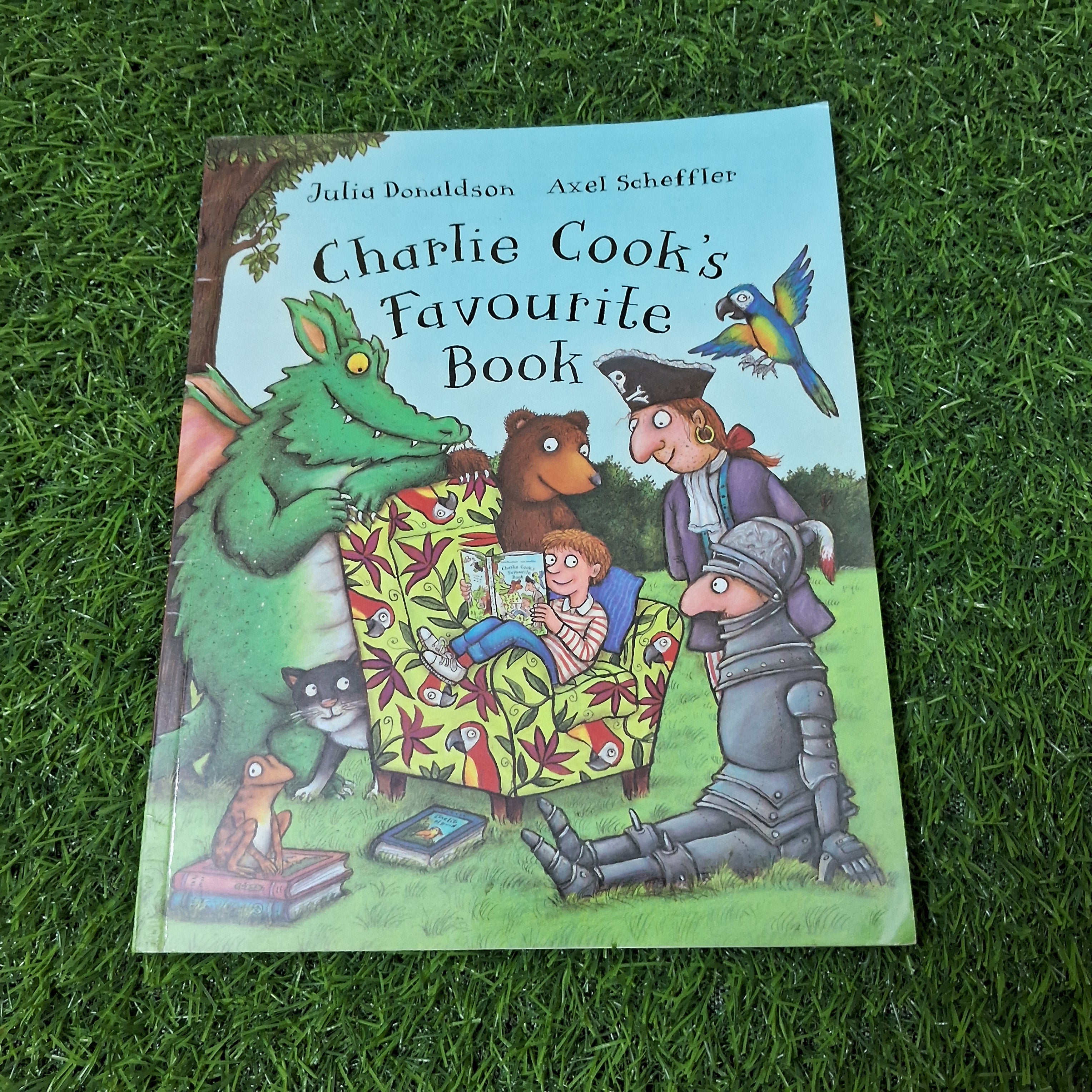 Charlie cooks Favourite book - Good Condition Paperback