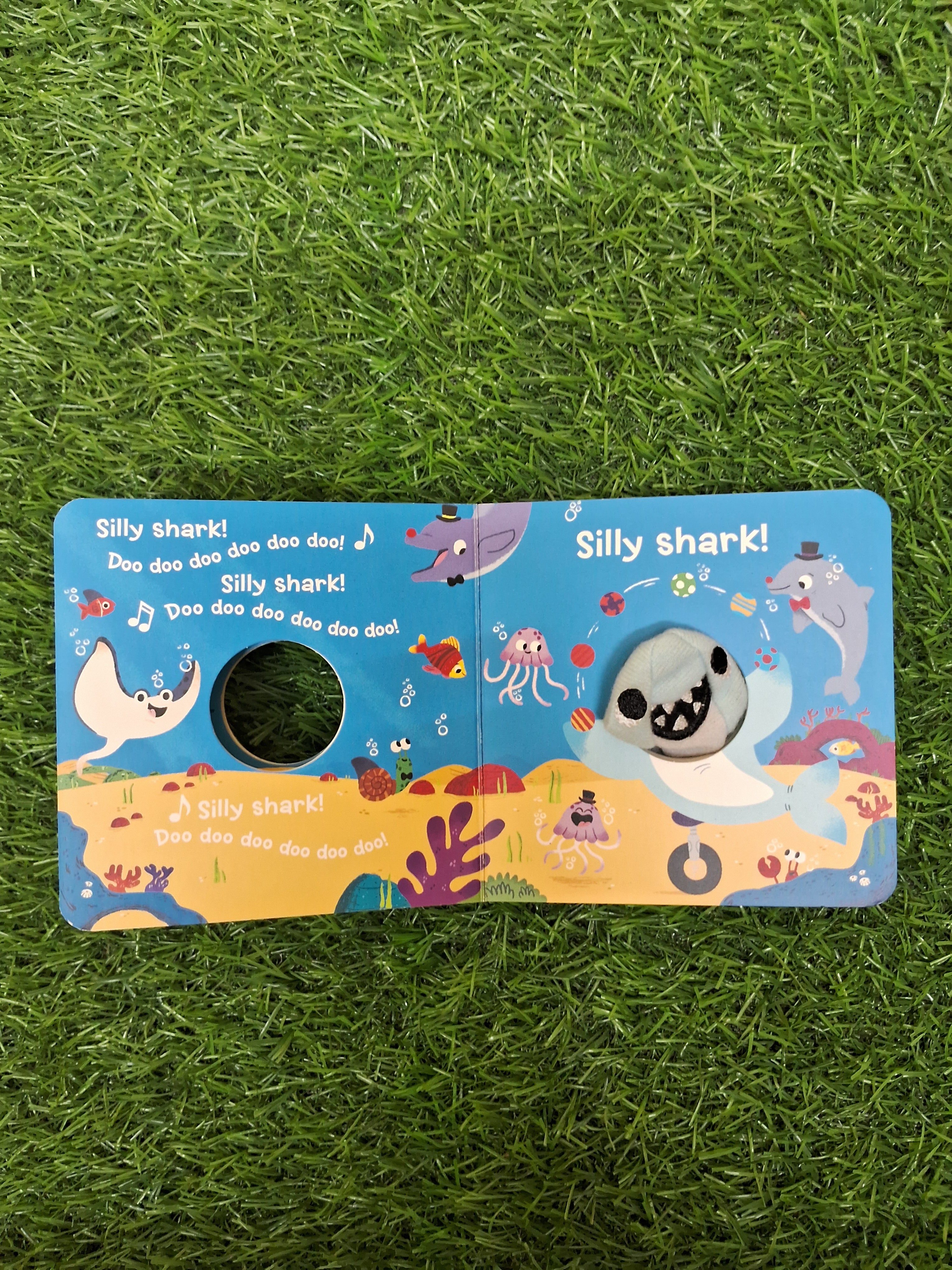 Puppet Book - BABY SHARK - Excellent Condition Board Book