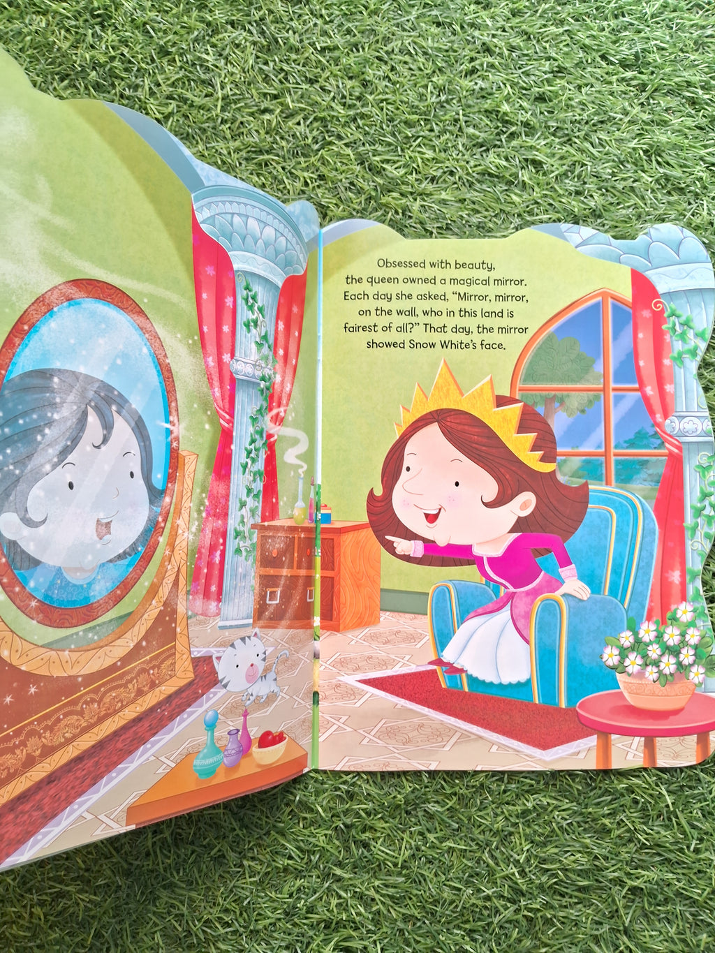 Snow White and Seven Dwarfs - Story Book