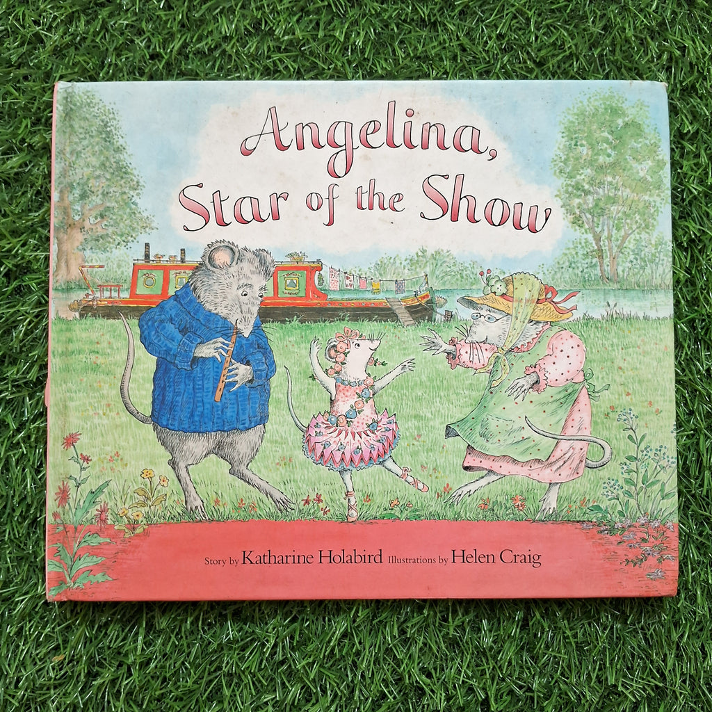 Angelina star of the show - Good Condition Hardcover