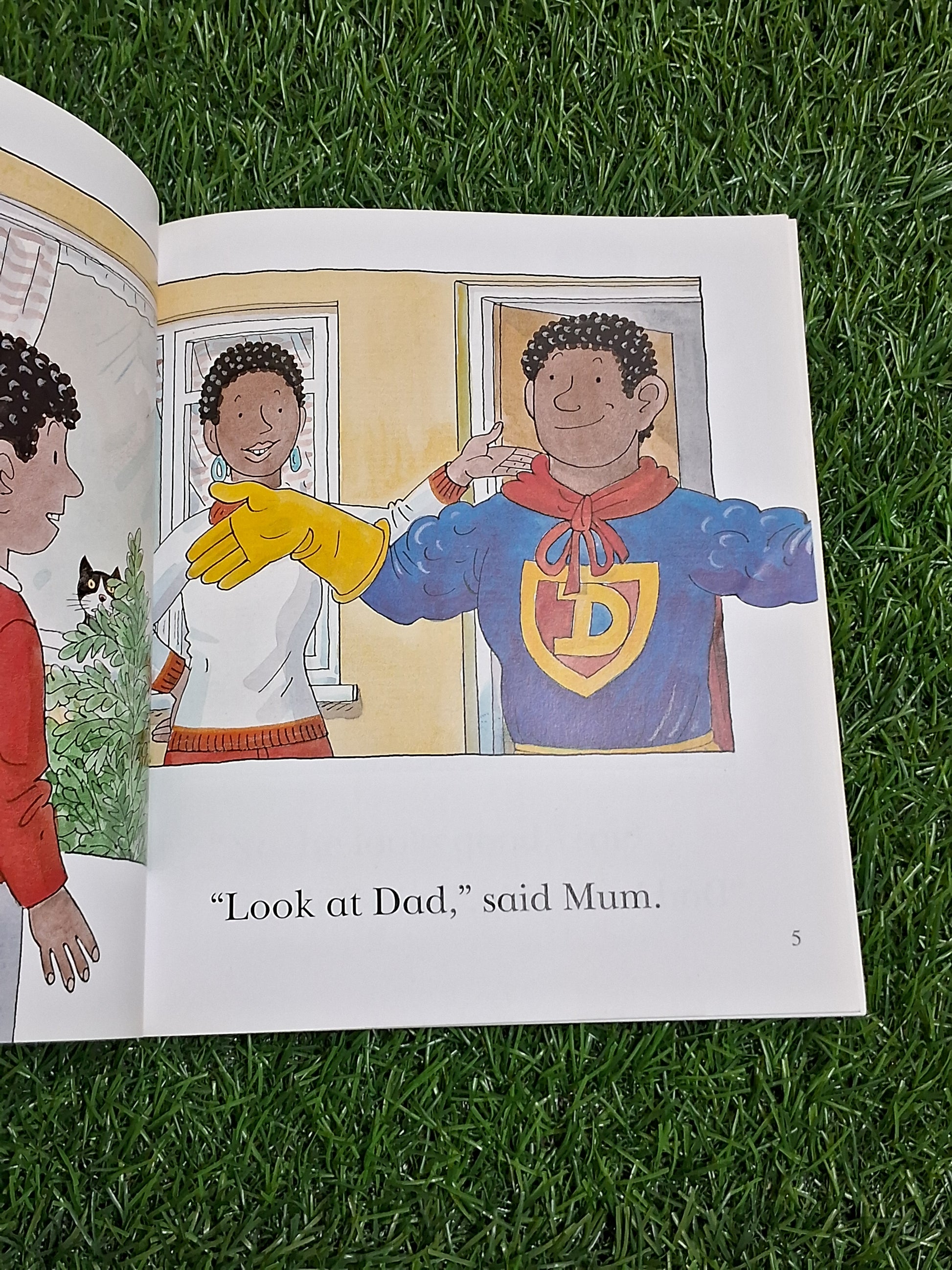 READ WITH BIFF CHIP & KIPPER - SUPER DAD - Excellent Condition Paperback