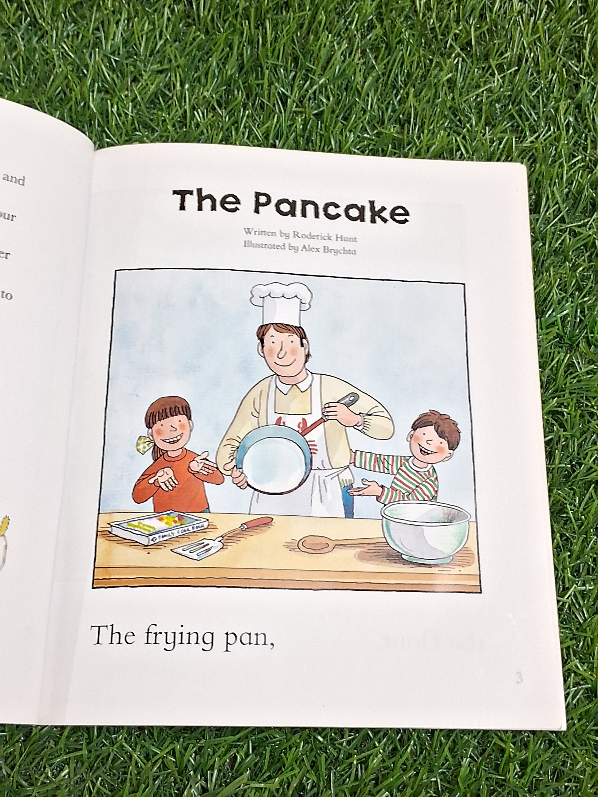 READ WITH BIFF CHIP & KIPPER - THE PANCAKE - Excellent Condition Paperback
