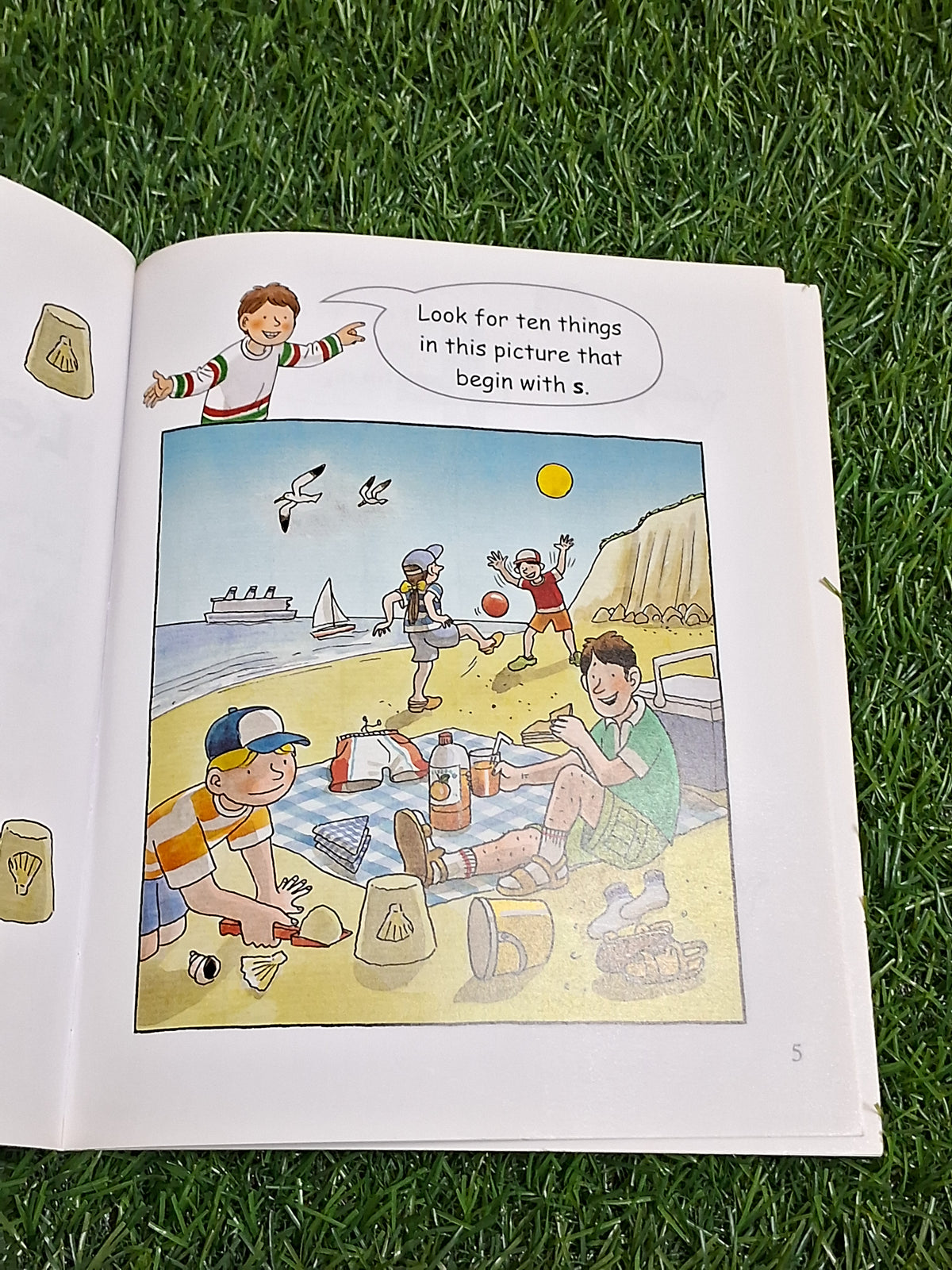 READ WITH BIFF CHIP & KIPPER - CHIP'S LETTER SOUNDS - Excellent Condition Paperback